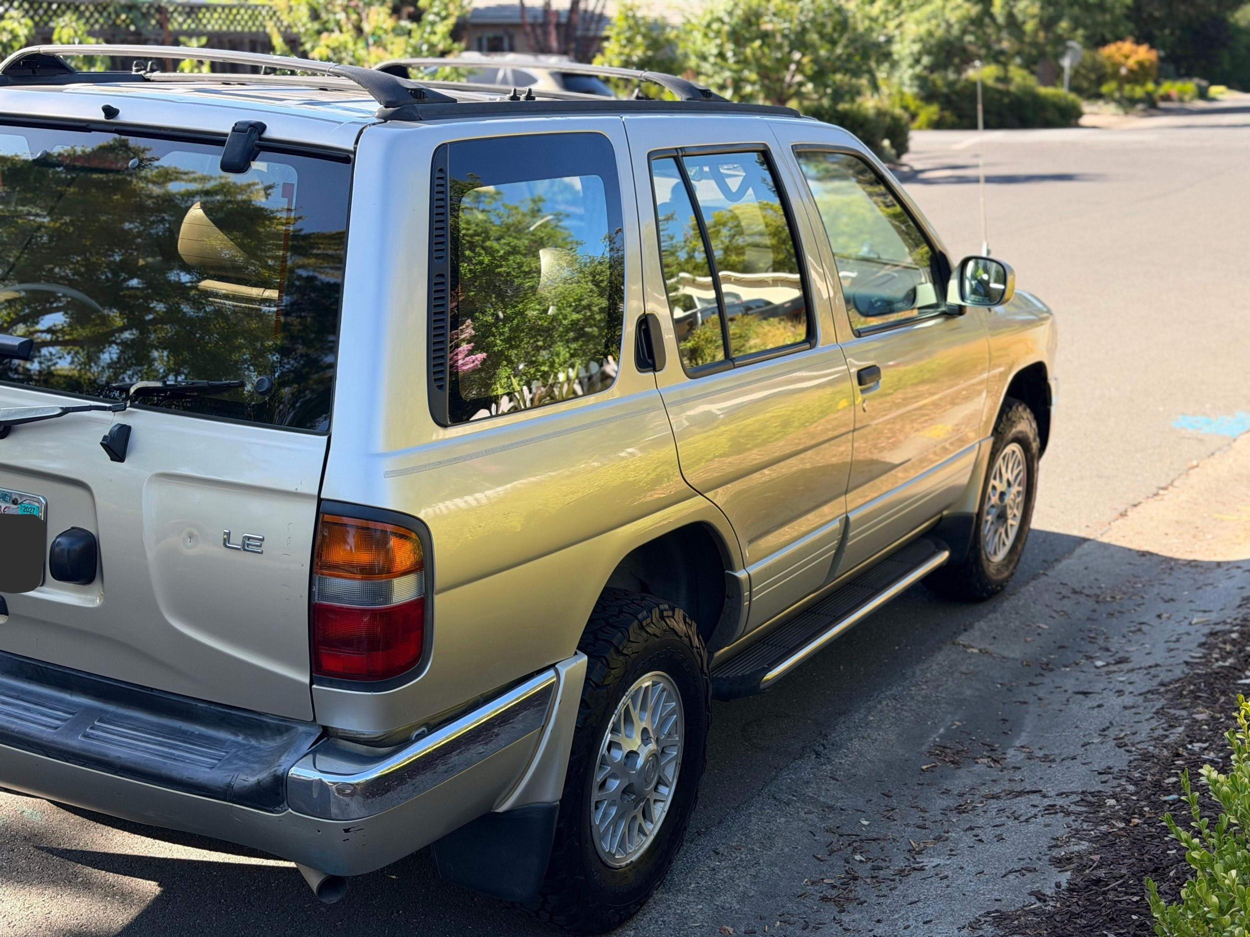 1998 Nissan Pathfinder - 3
