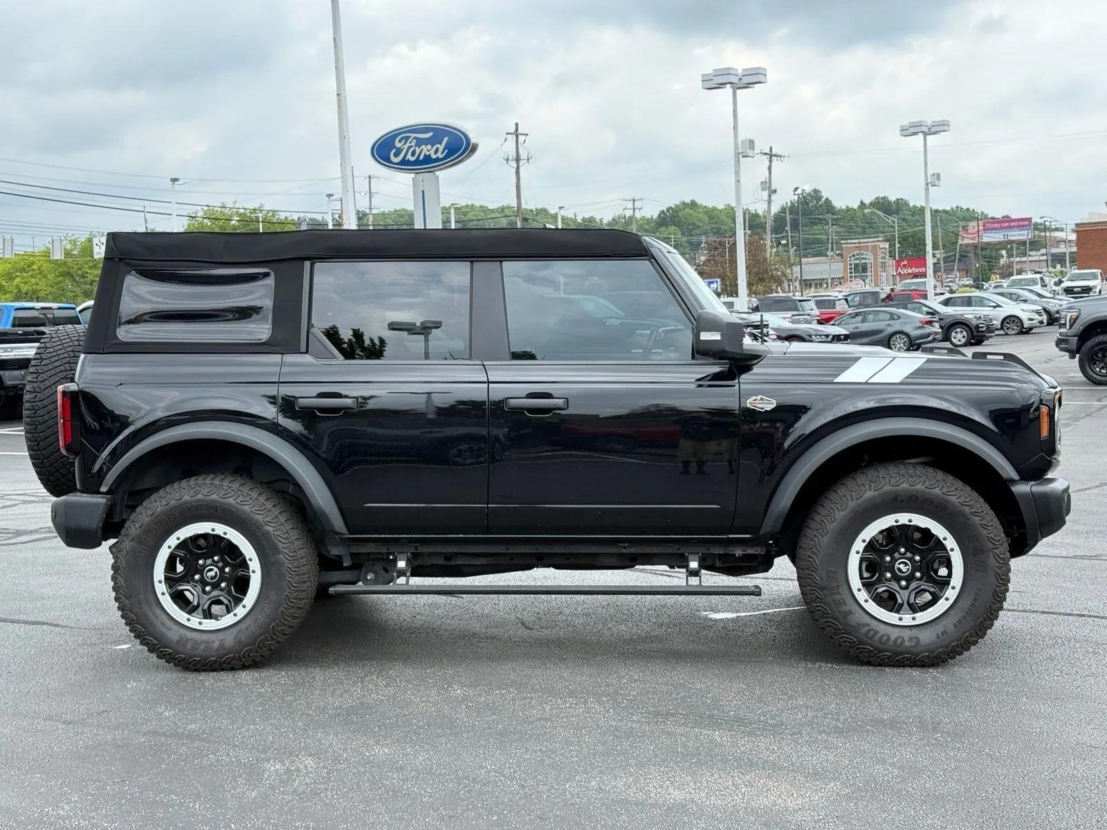 2023 Ford Bronco Wildtrak - 2
