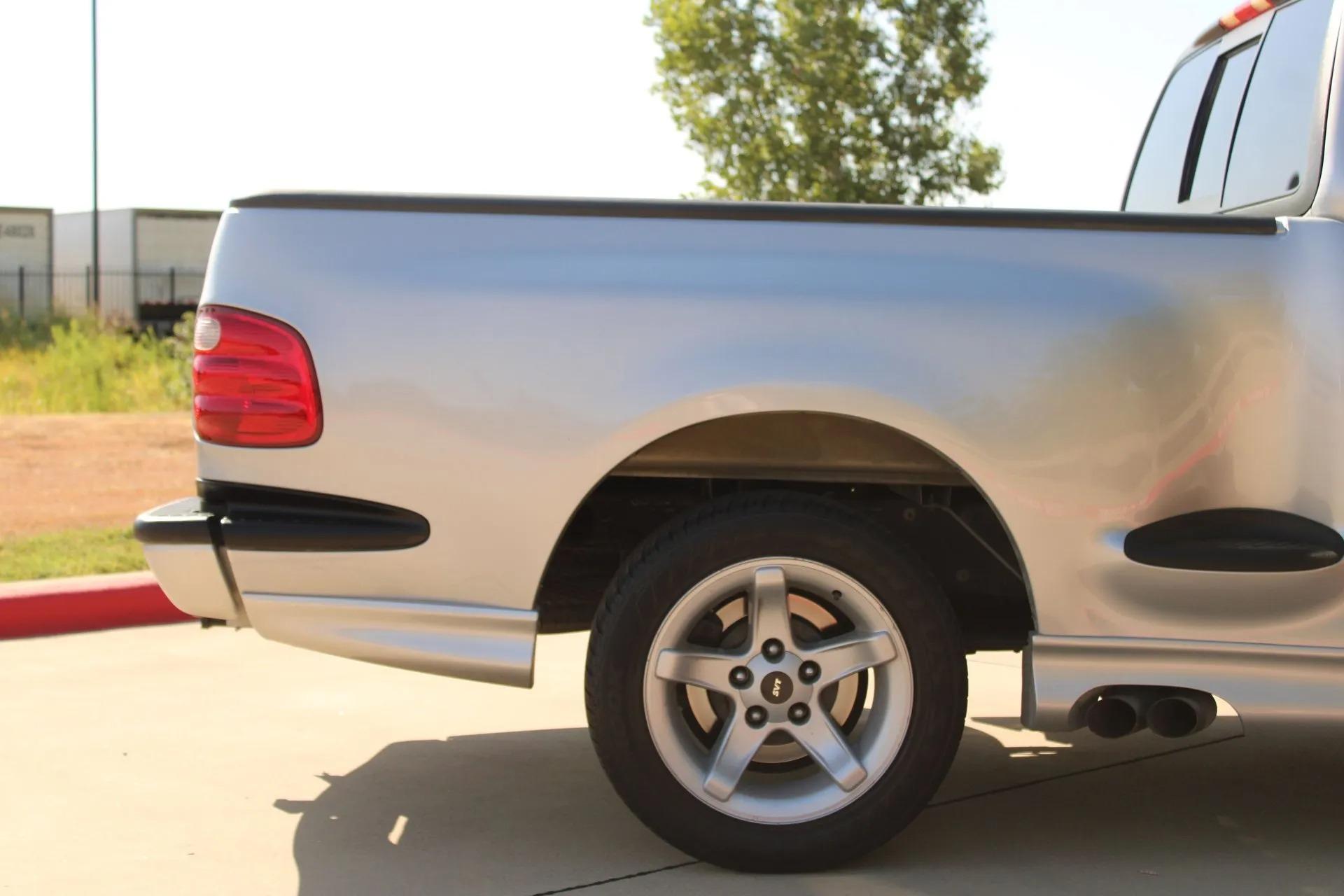 2000 Ford F150 SVT Lightning