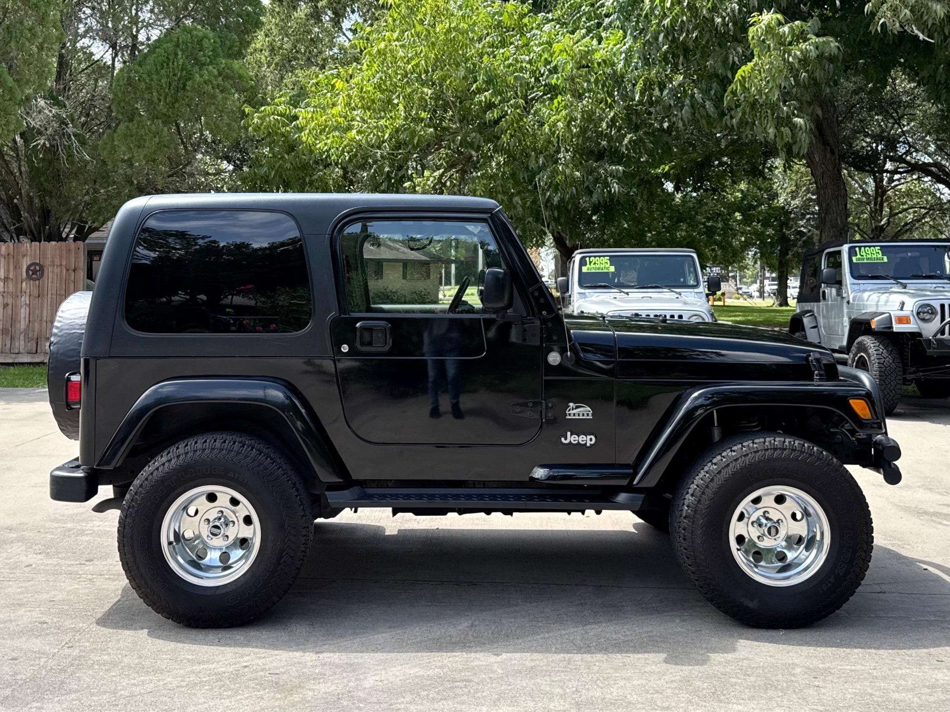 2004 Jeep Wrangler Sahara - 2