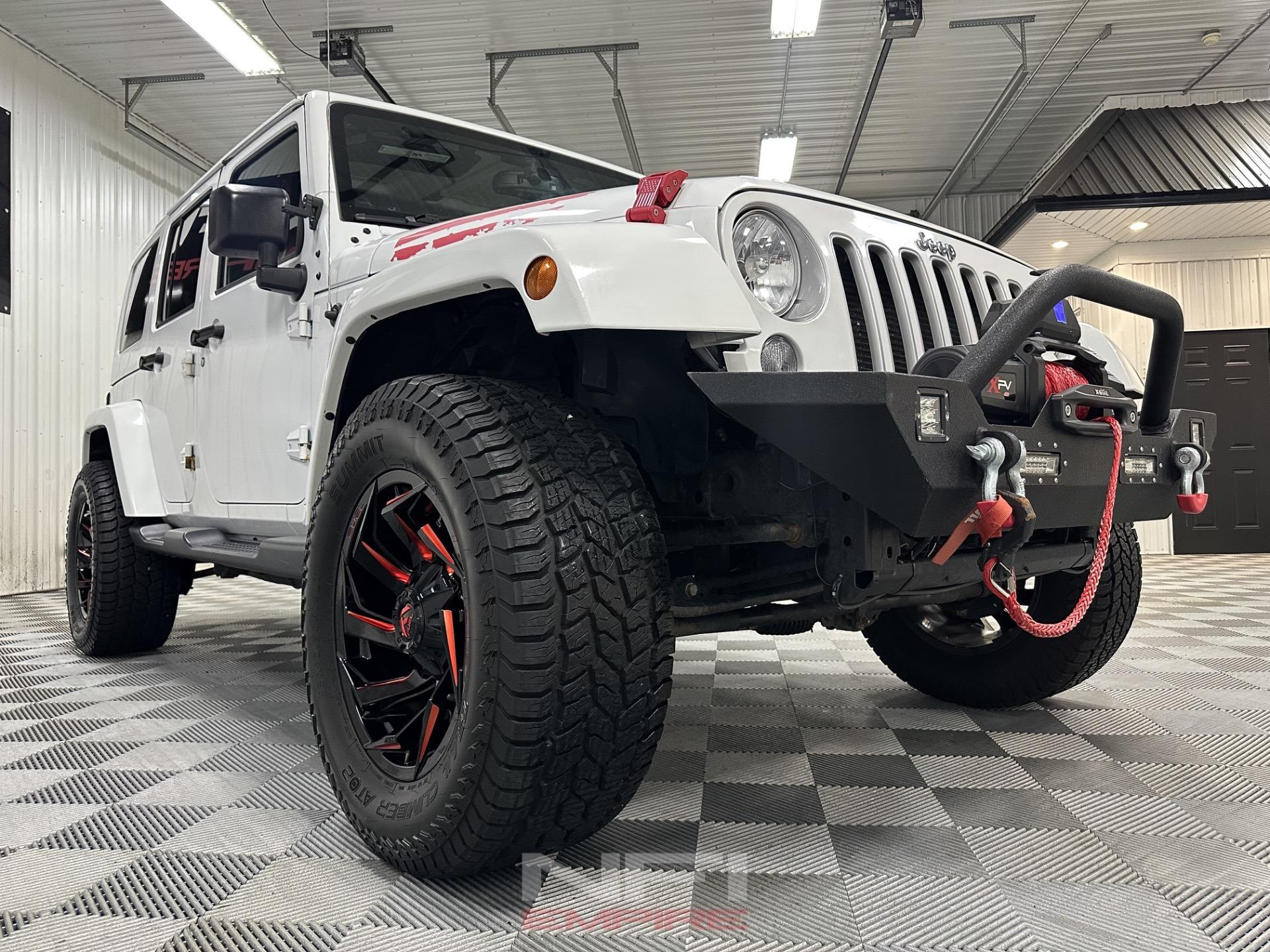 2016 Jeep Wrangler Unlimited Sahara - 4