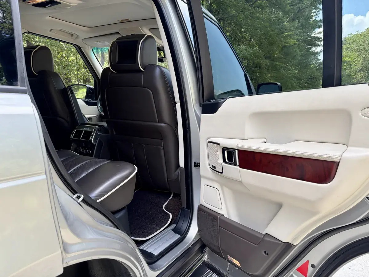 2012 Land Rover Range Rover HSE Lux