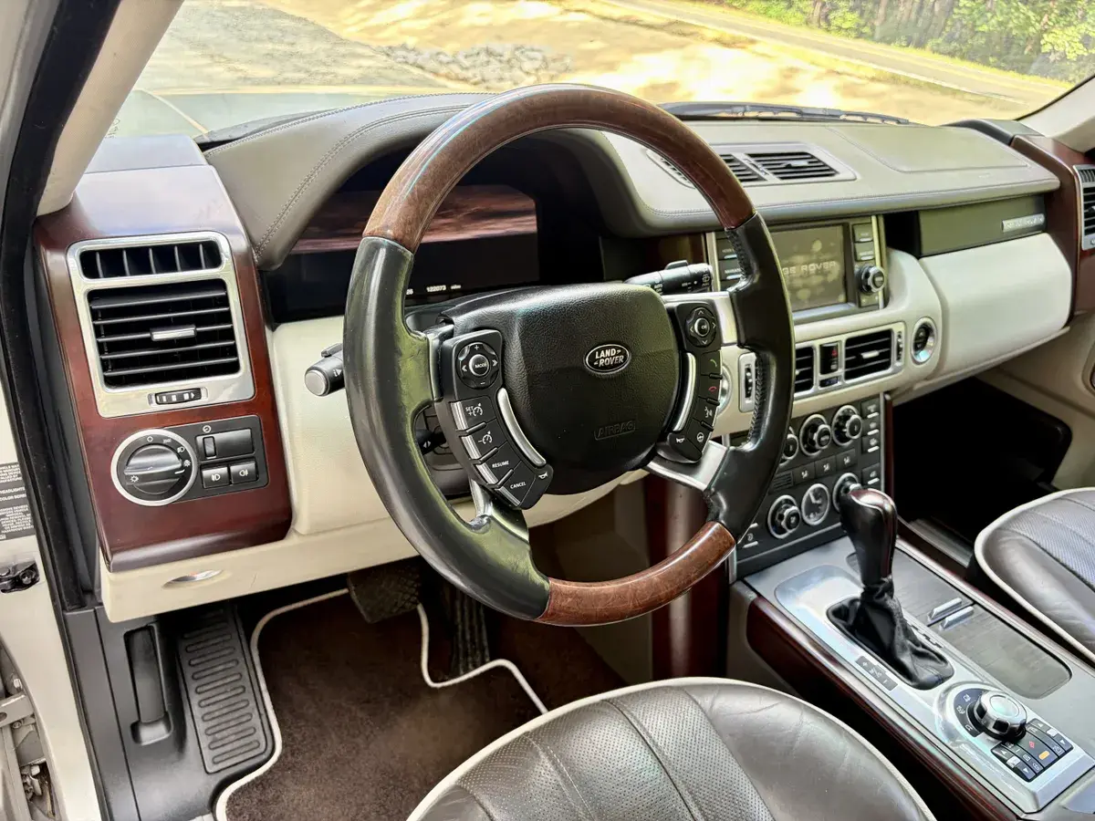 2012 Land Rover Range Rover HSE Lux