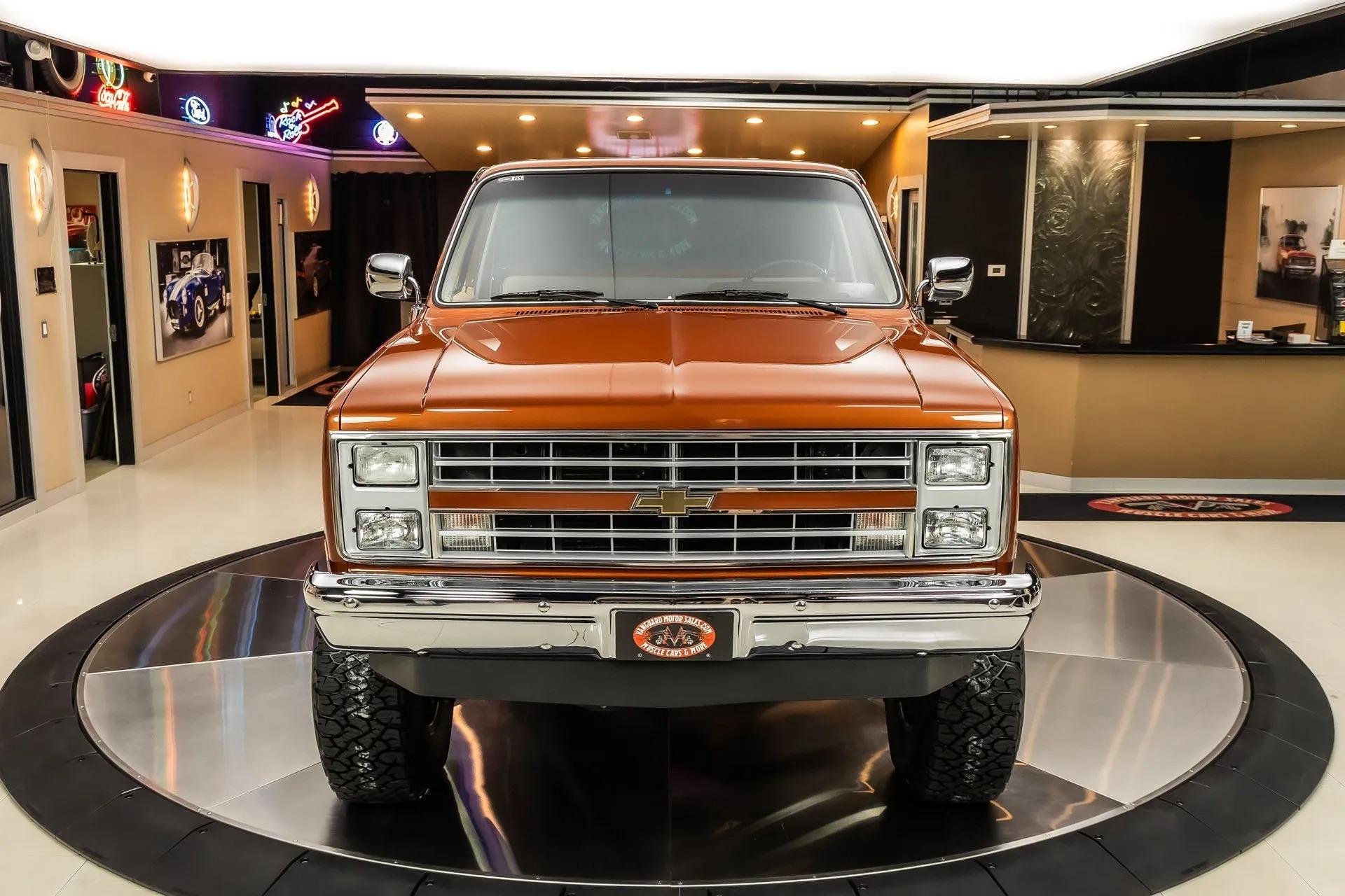 1987 Chevrolet Silverado V20 - 4
