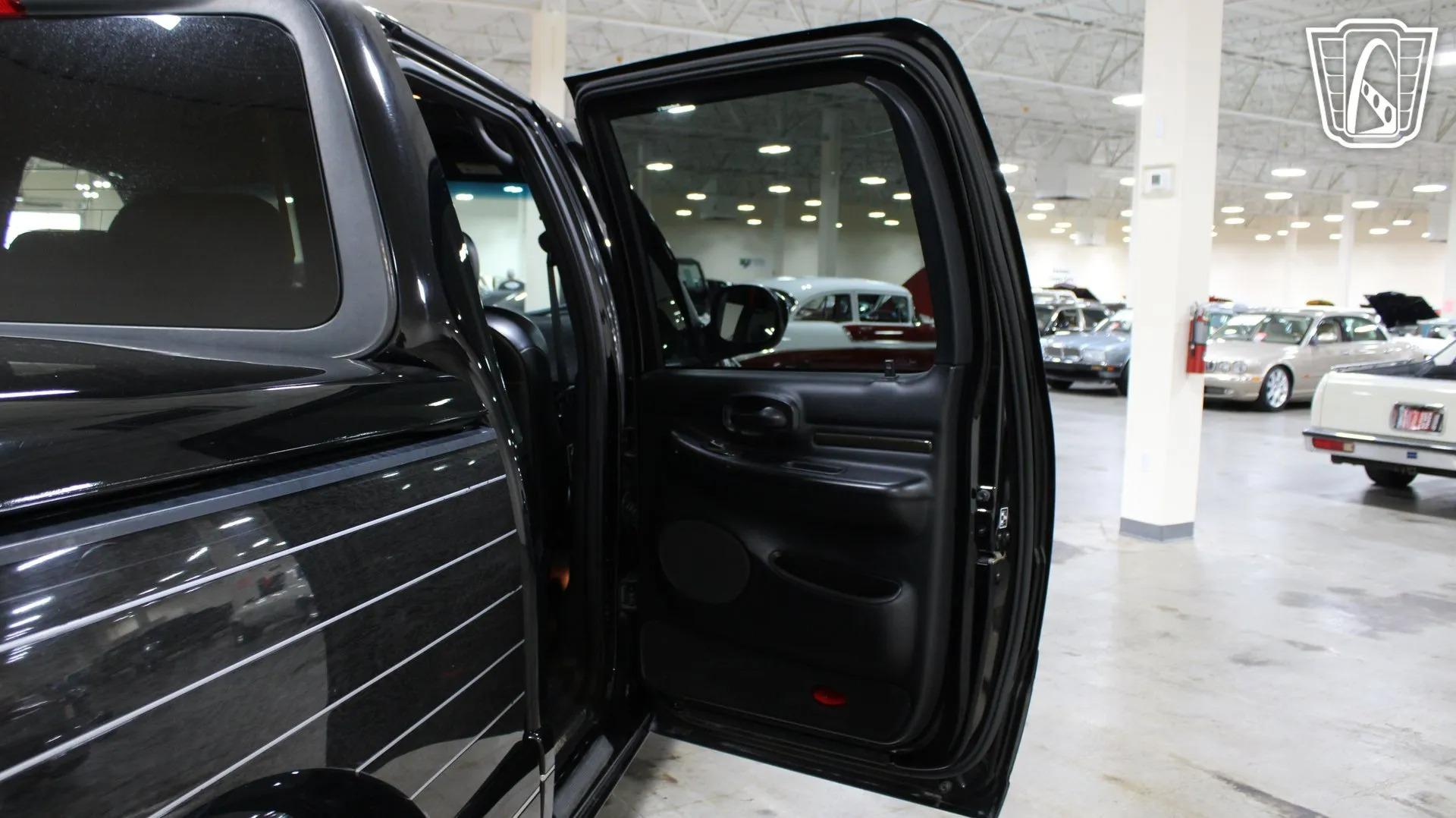 2002 Lincoln Blackwood