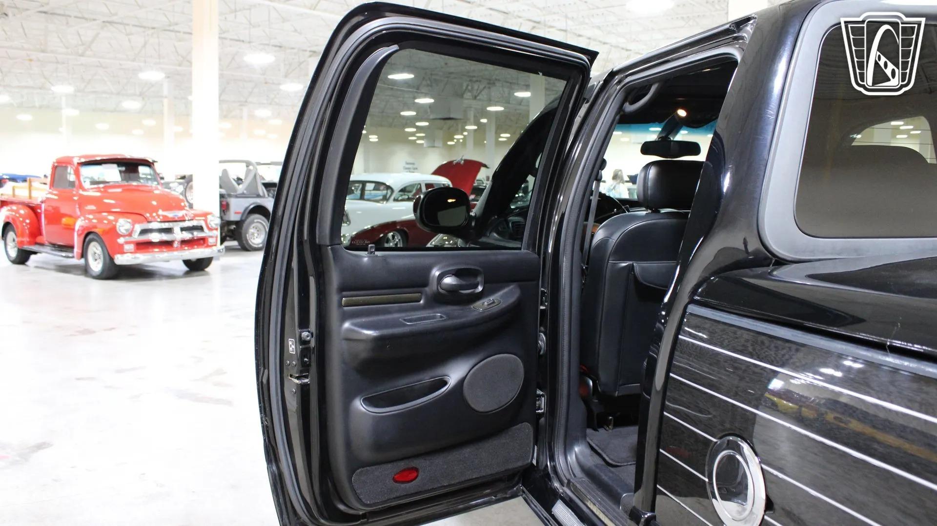2002 Lincoln Blackwood