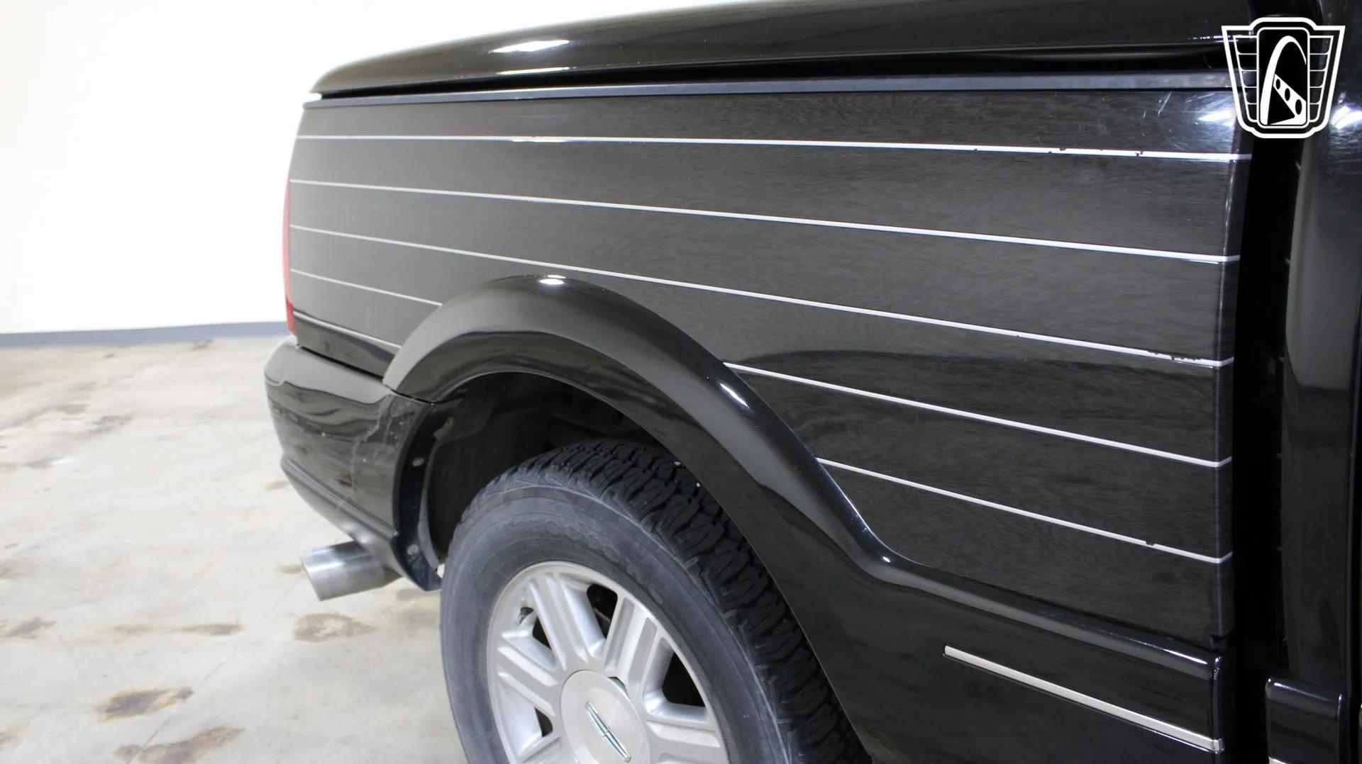 2002 Lincoln Blackwood