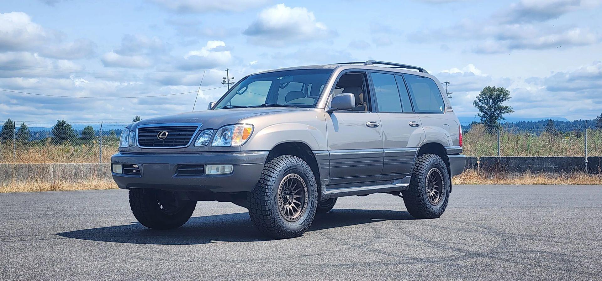  Lexus LX