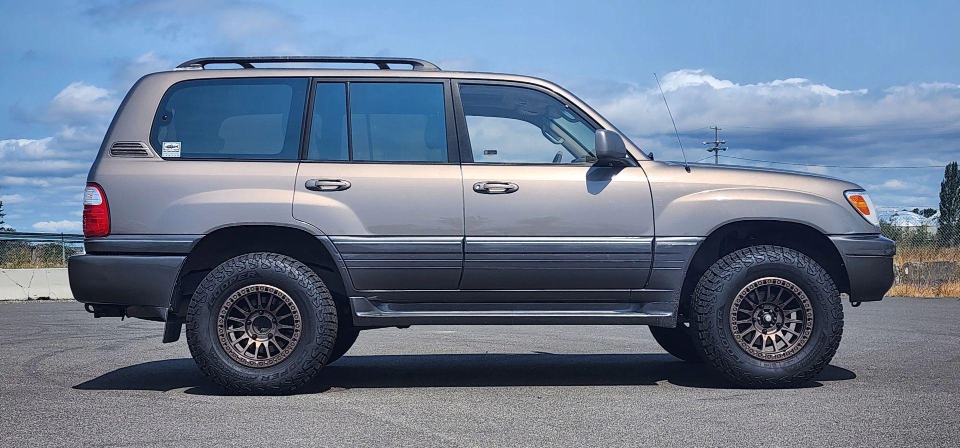 1999 Lexus LX470 - 2