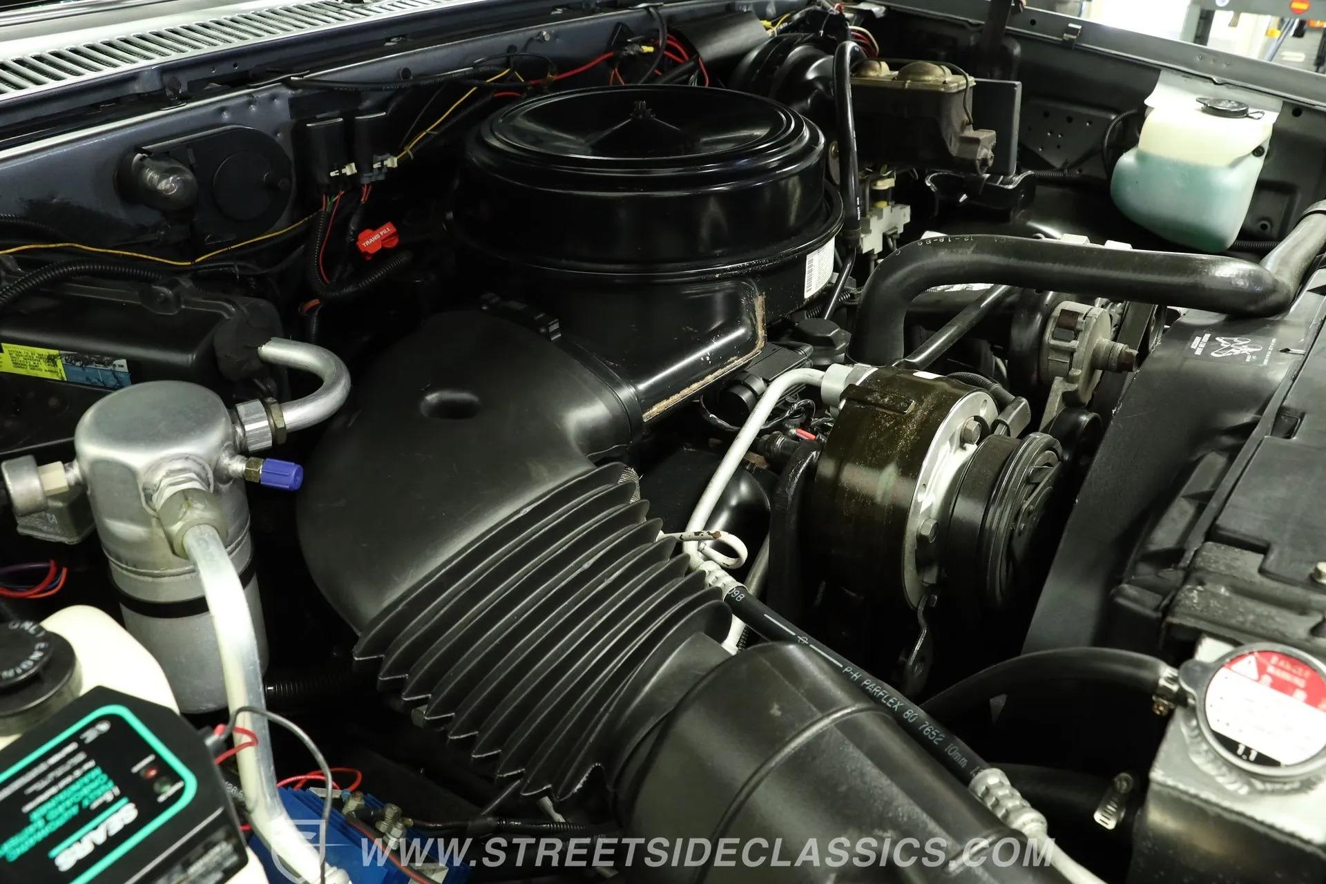 1990 Chevrolet Suburban R2500
