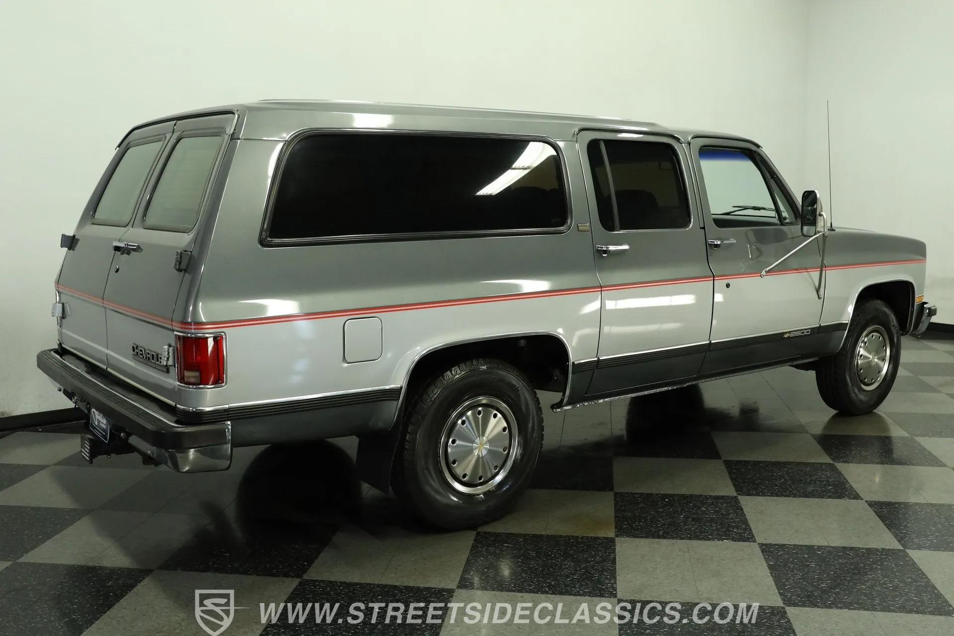 1990 Chevrolet Suburban R2500
