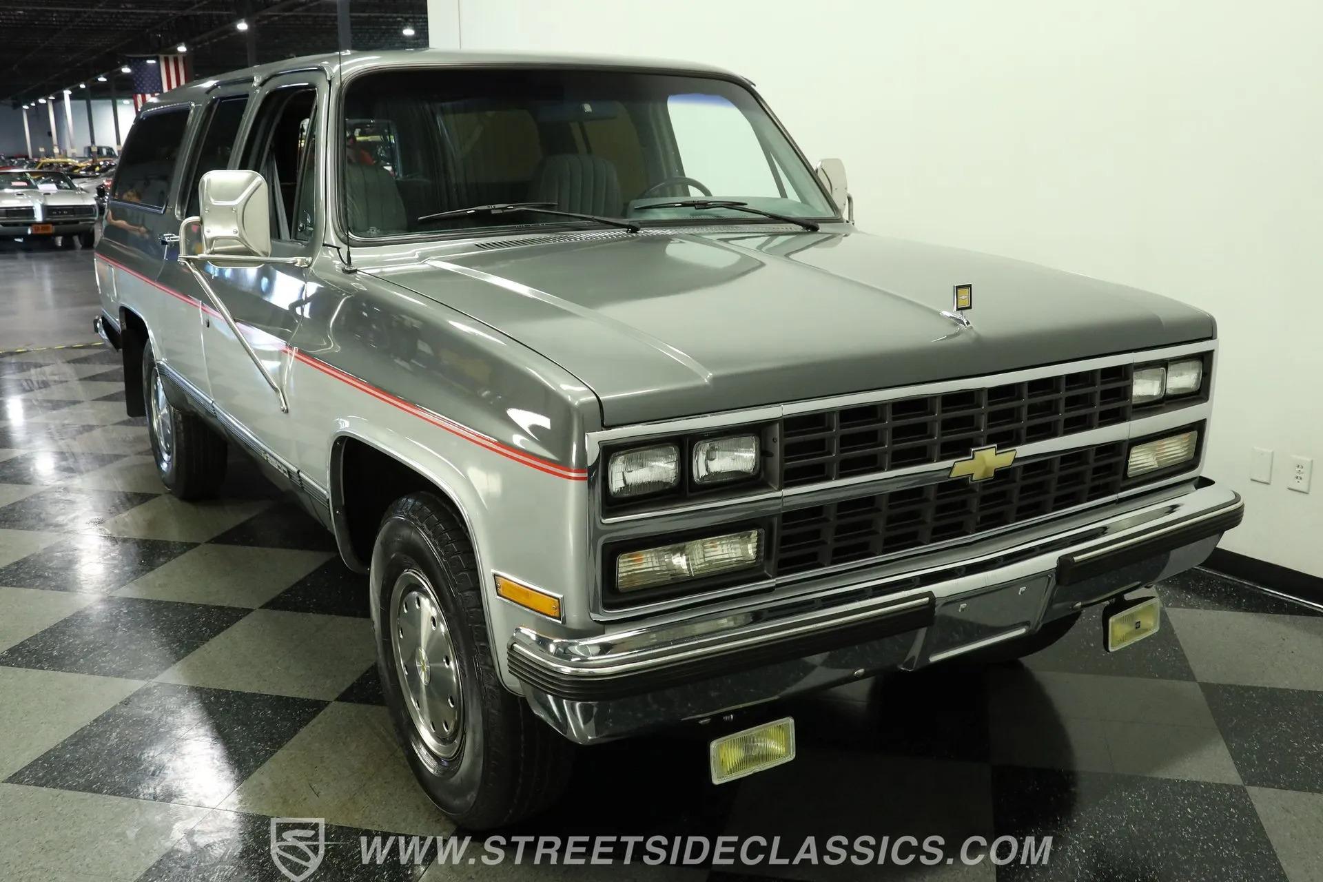1990 Chevrolet Suburban R2500