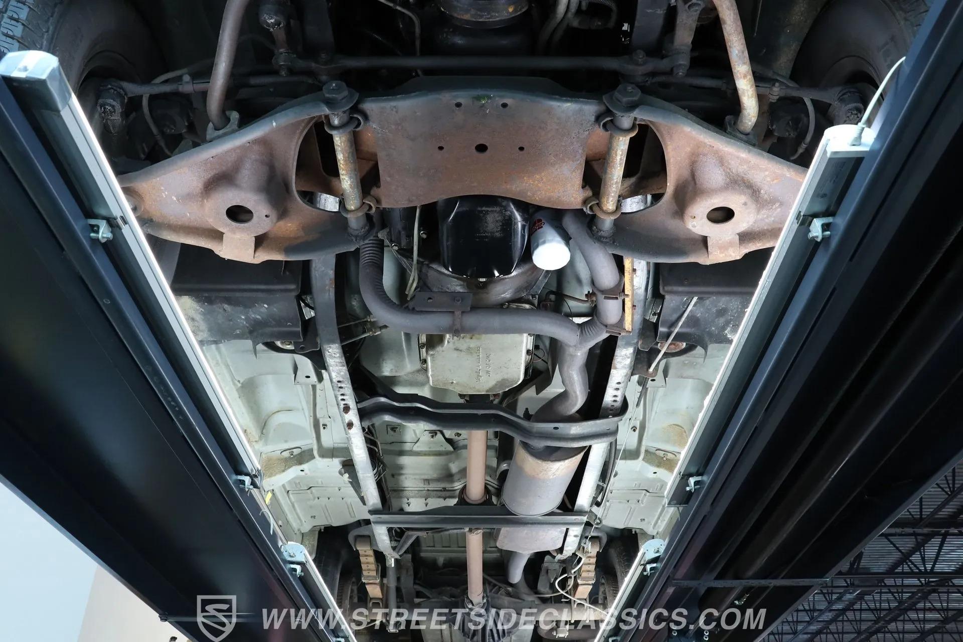 1990 Chevrolet Suburban R2500