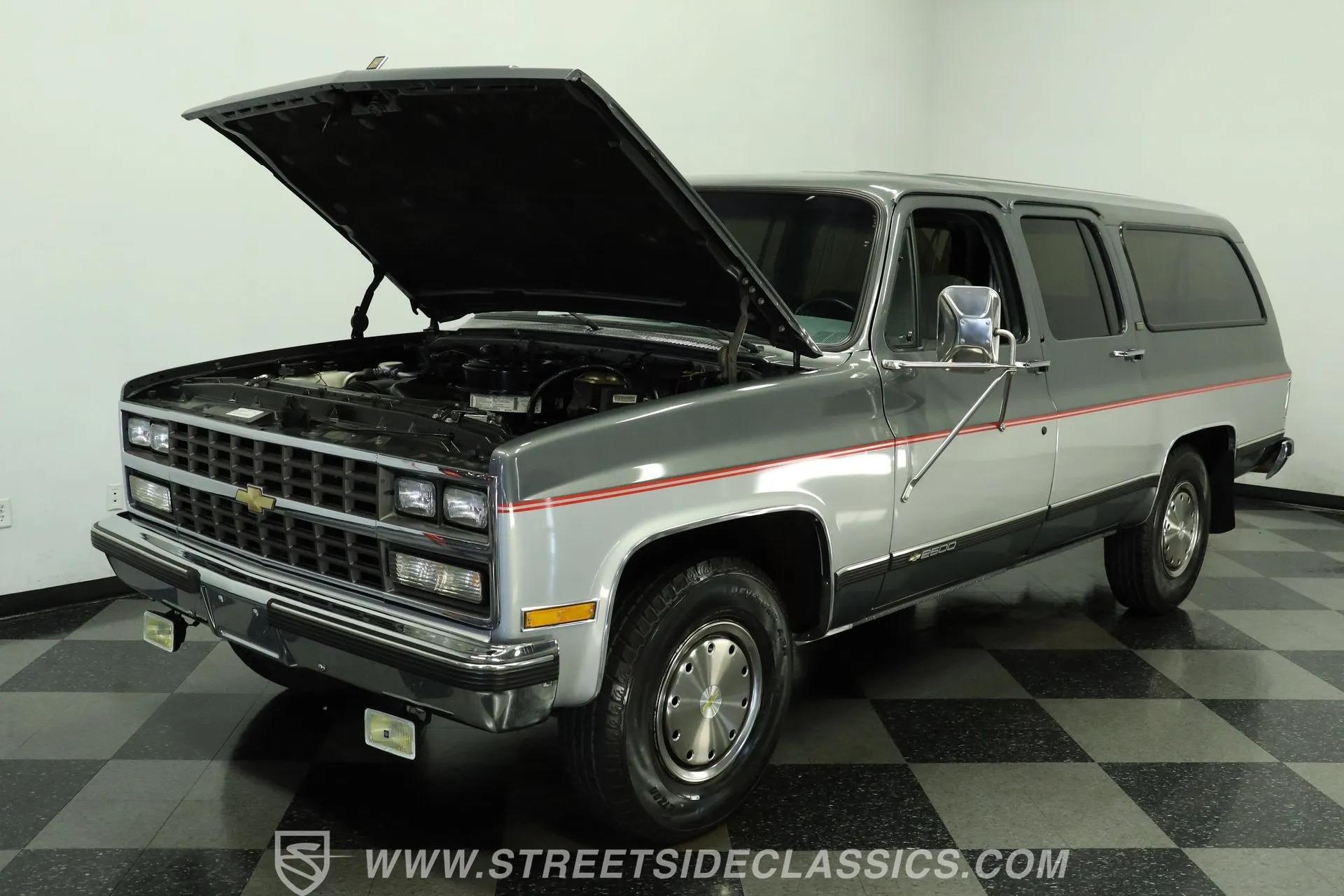 1990 Chevrolet Suburban R2500