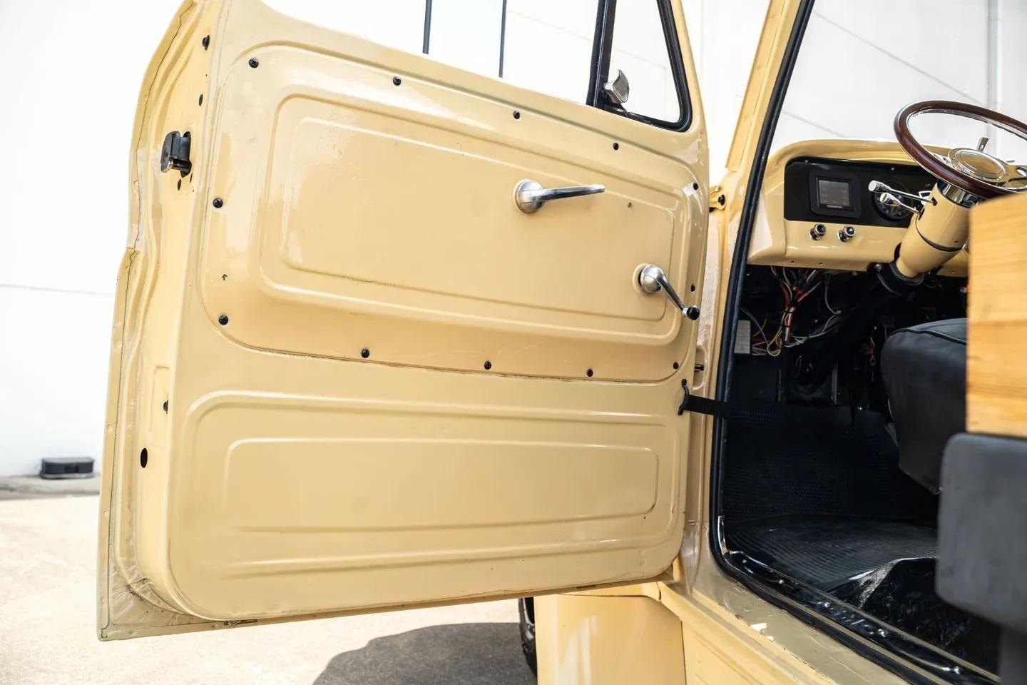 LS-Powered 1966 GMC 4000 Flatbed