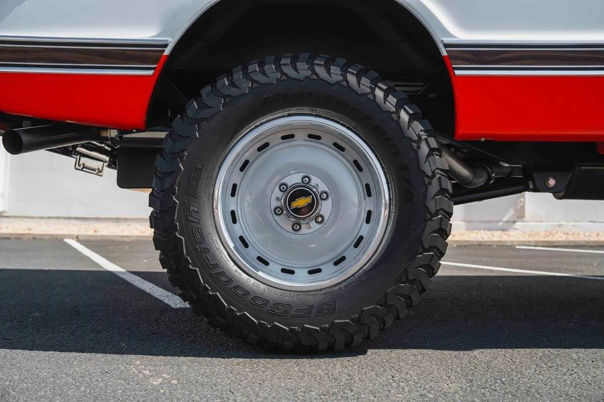 Velocity-Built 1971 Chevrolet K10