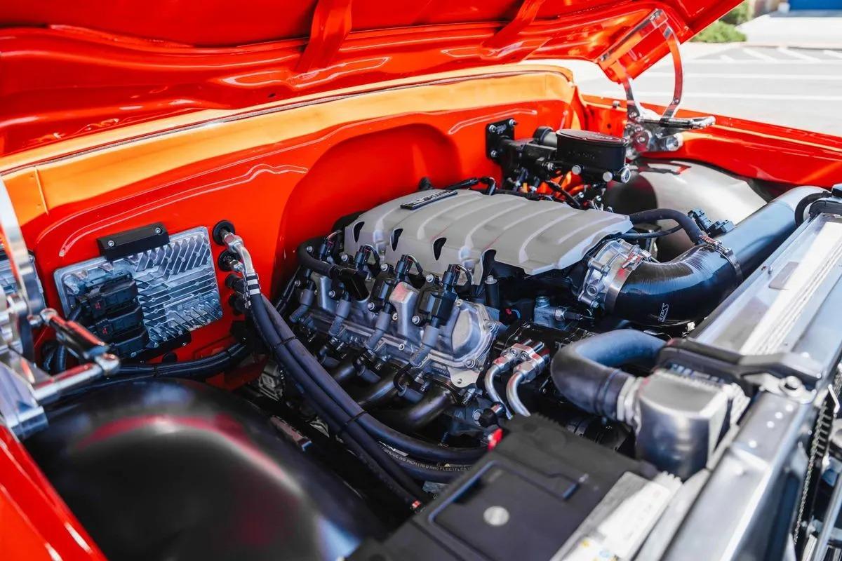 Velocity-Built 1971 Chevrolet K10