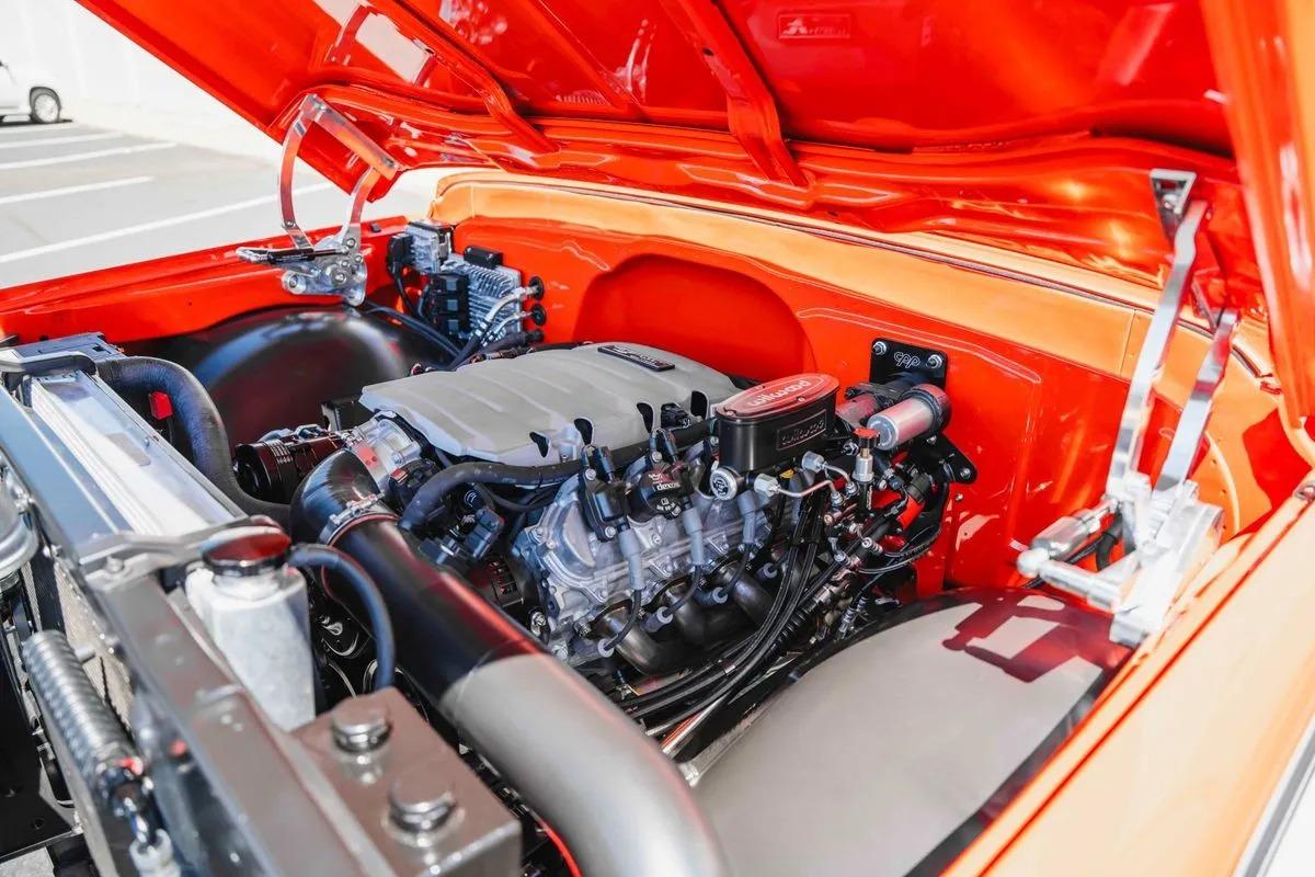 Velocity-Built 1971 Chevrolet K10