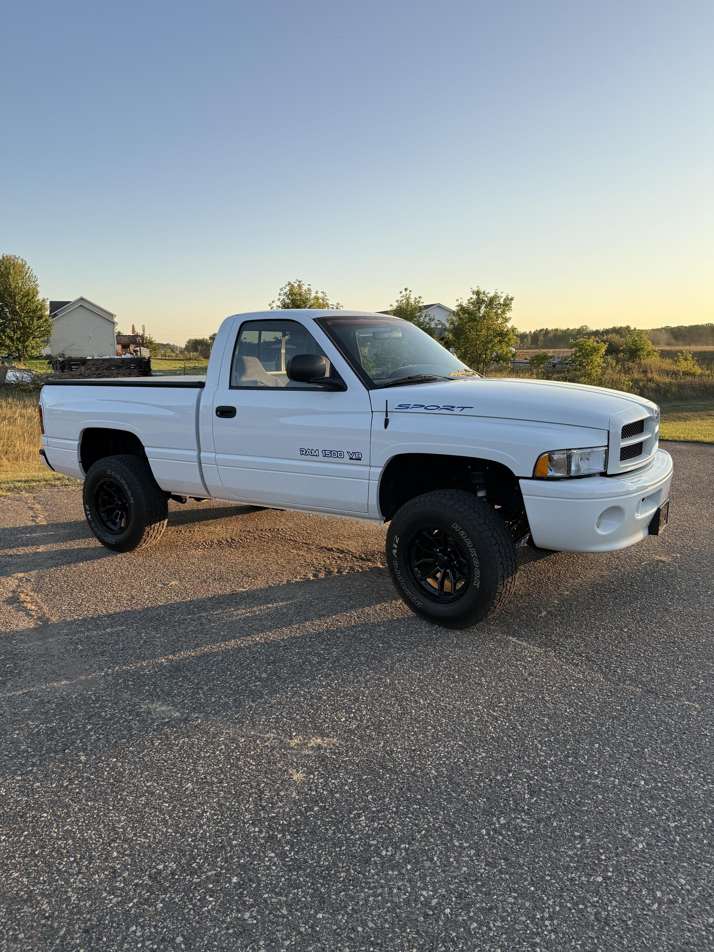 2000 Dodge Ram Sport - 2