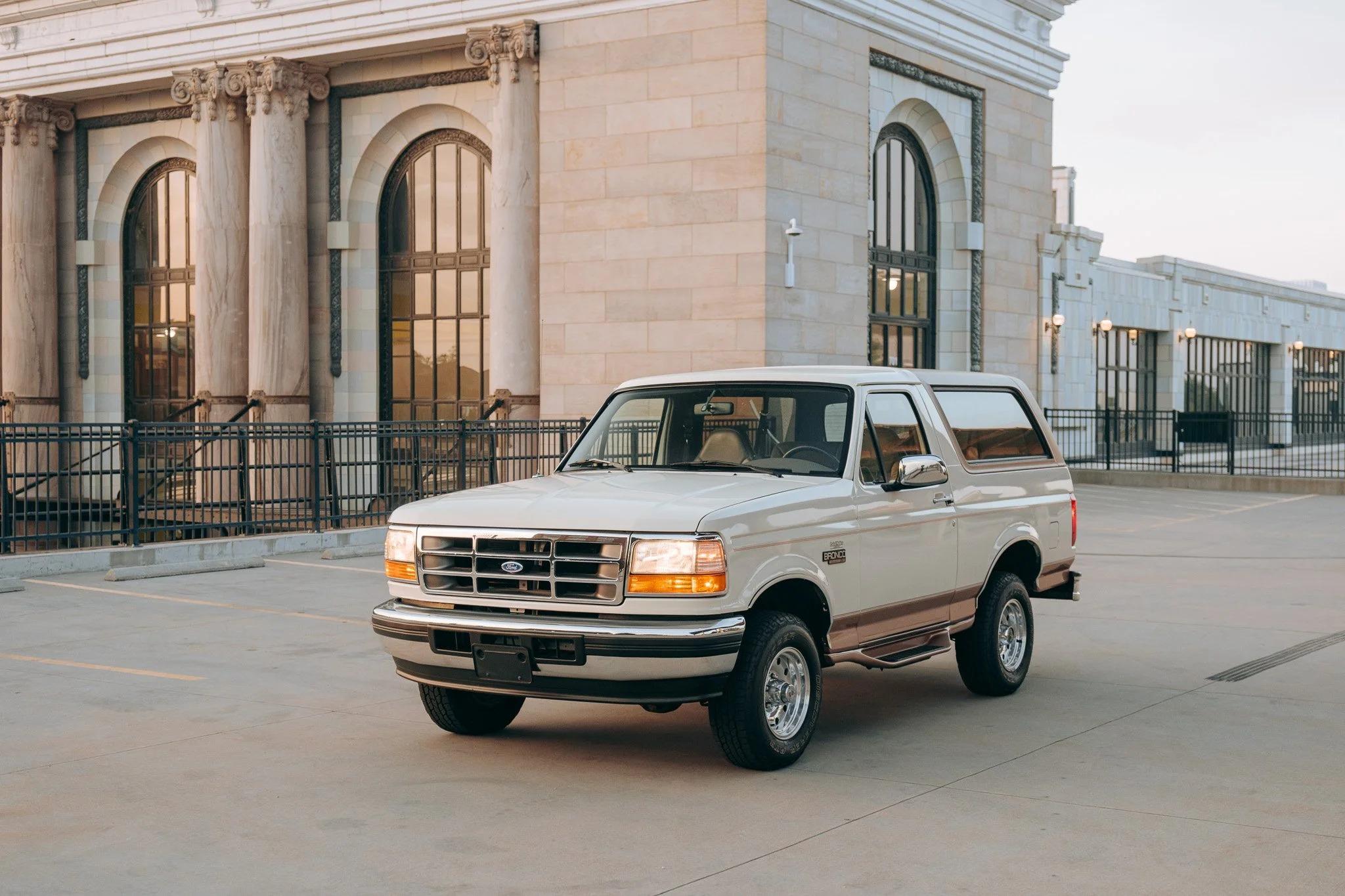 1995 Ford Bronco Eddie Bauer - 5