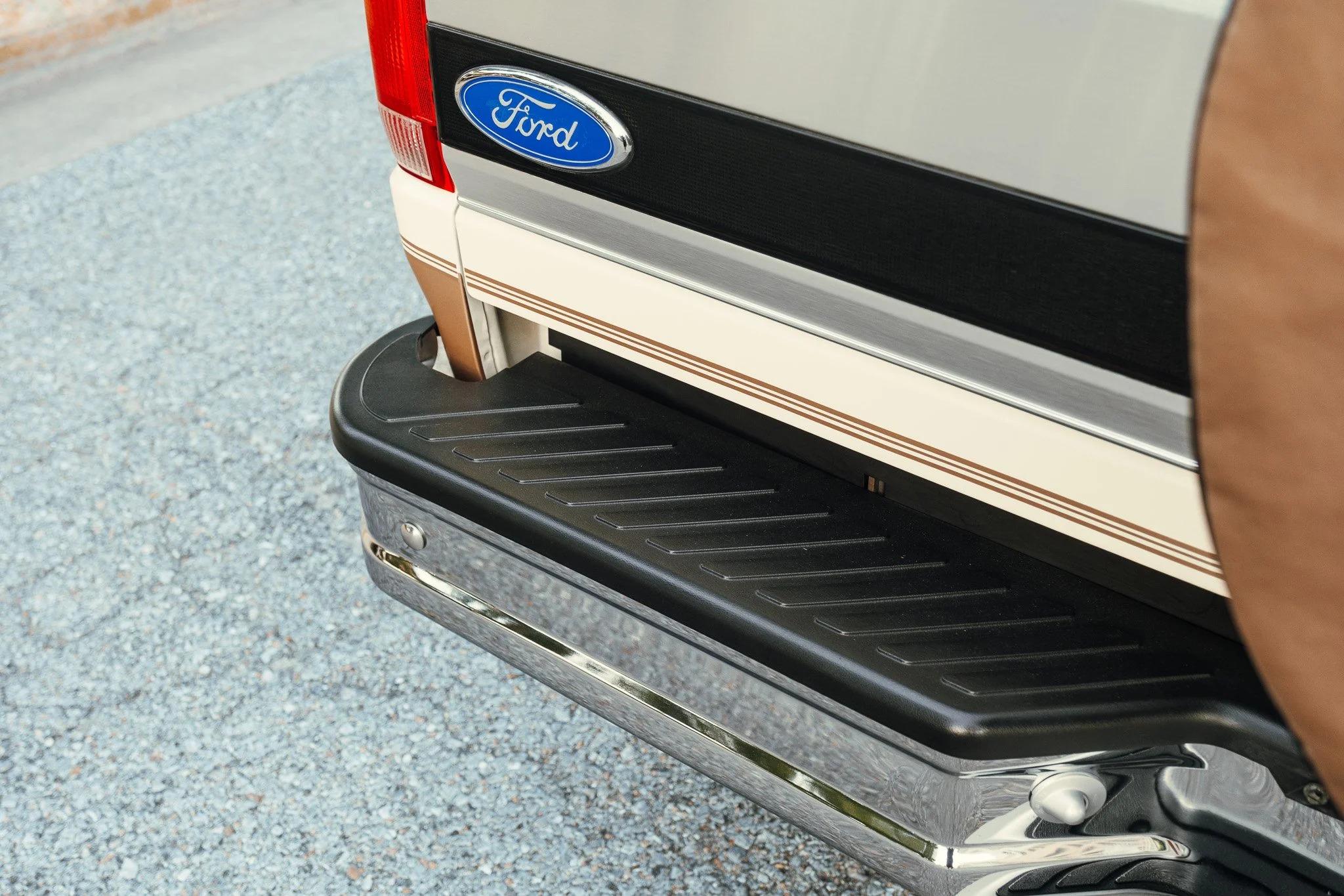 1995 Ford Bronco Eddie Bauer