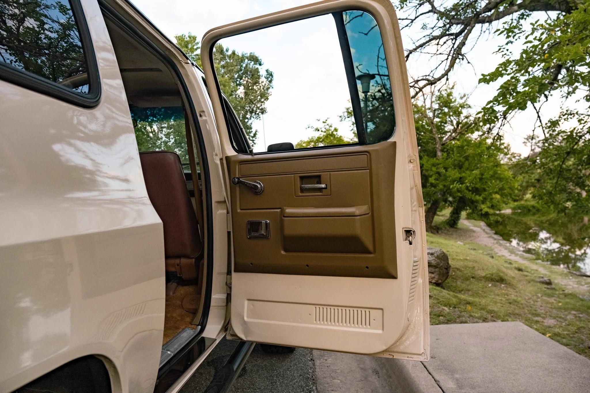 1988 Chevy Suburban V20