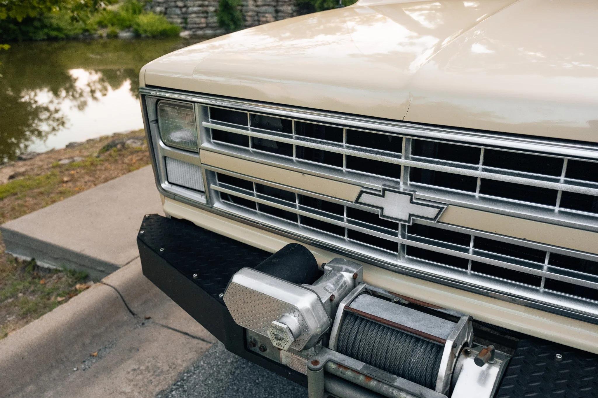 1988 Chevy Suburban V20