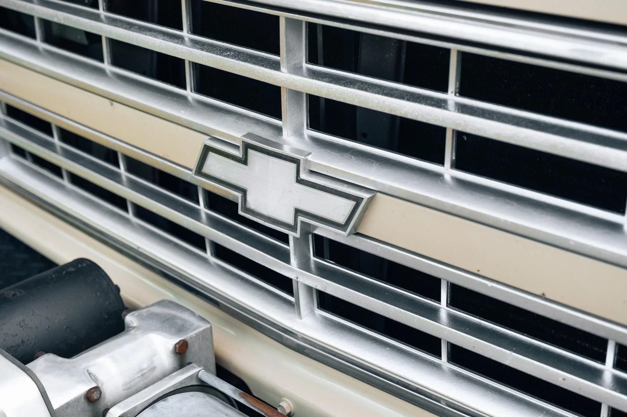 1988 Chevy Suburban V20