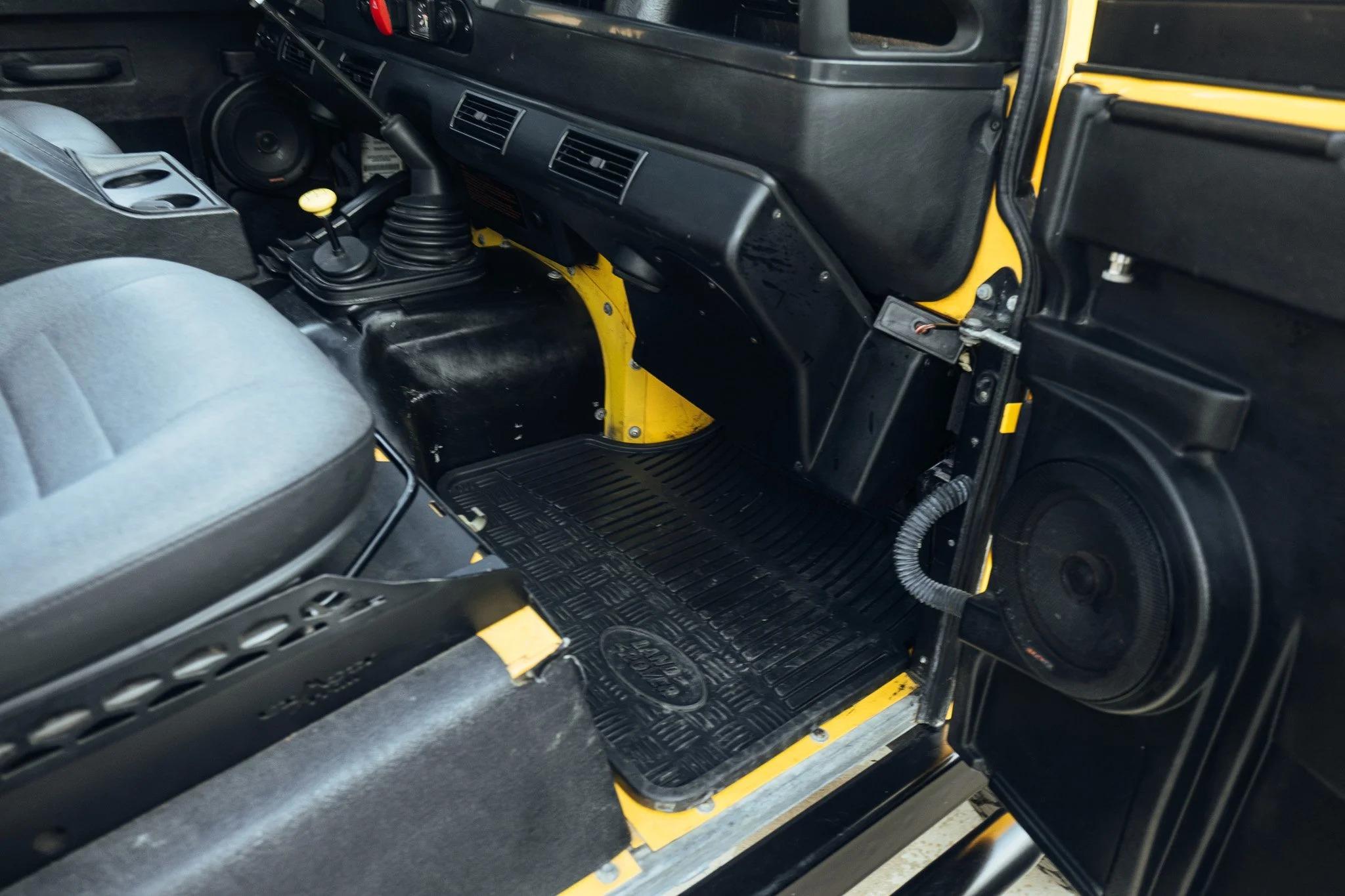 1994 Land Rover Defender 90 NAS