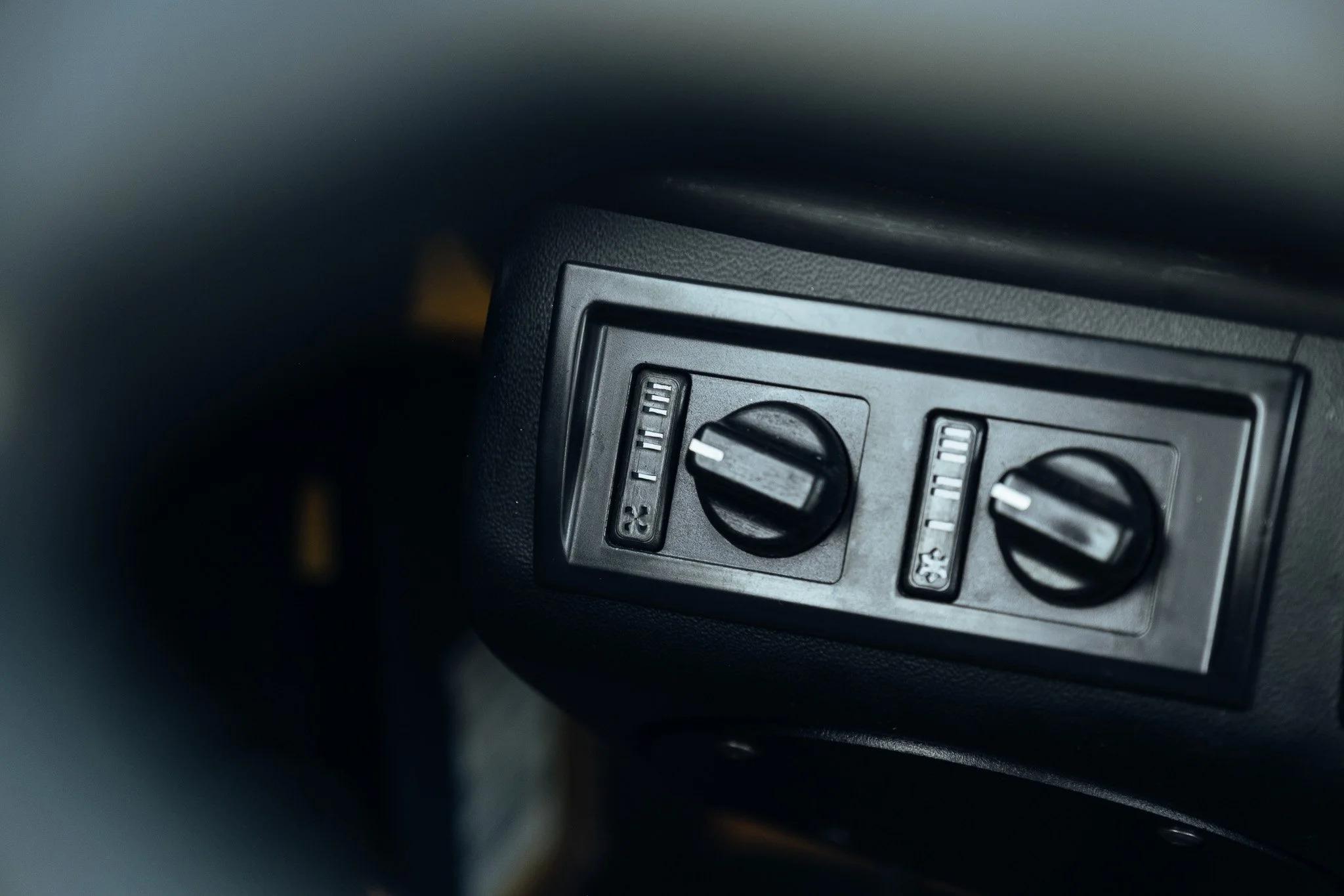 1994 Land Rover Defender 90 NAS