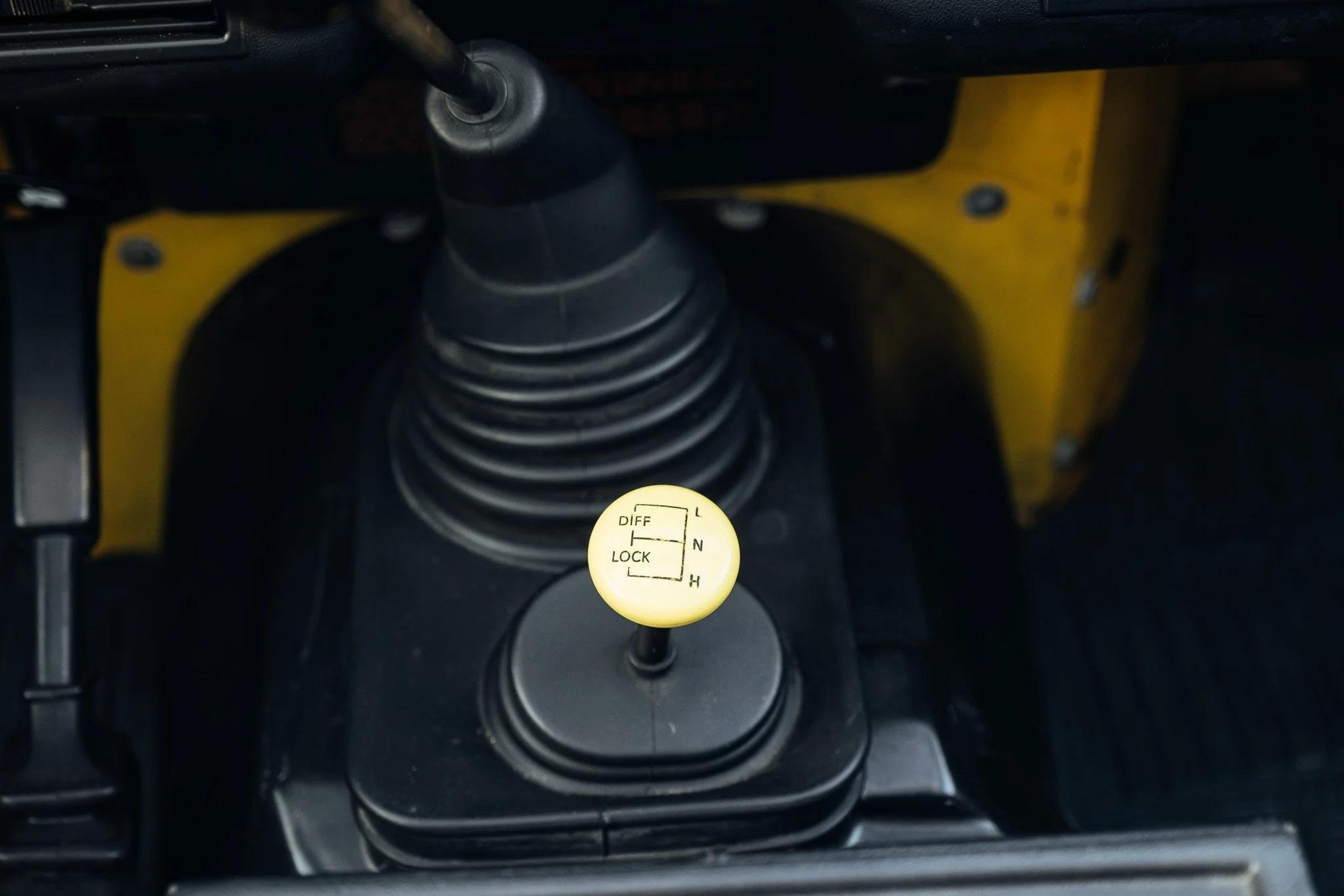 1994 Land Rover Defender 90 NAS