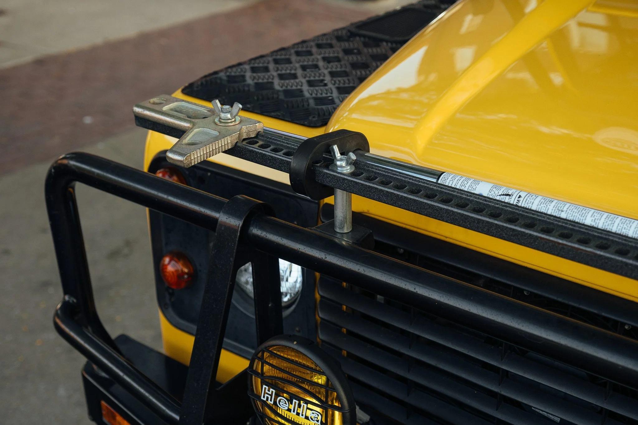 1994 Land Rover Defender 90 NAS