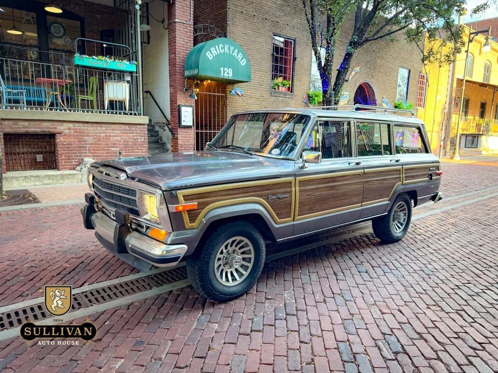  Jeep Grand Wagoneer