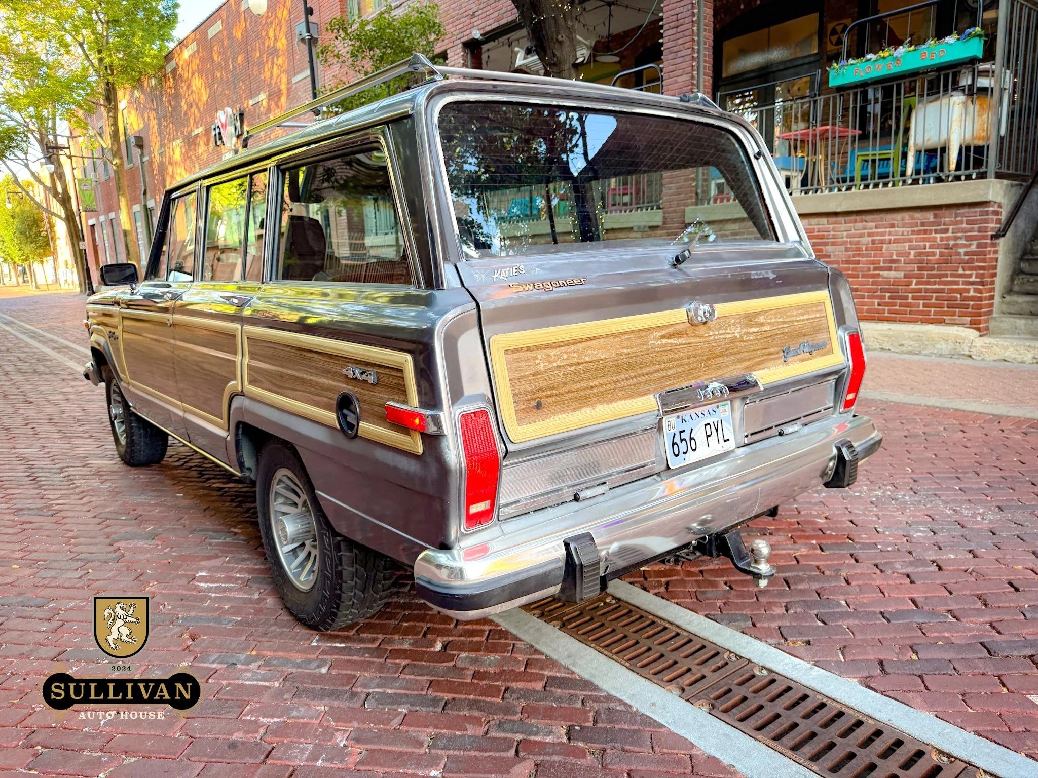 1989 Jeep Grand Wagoneer - 3
