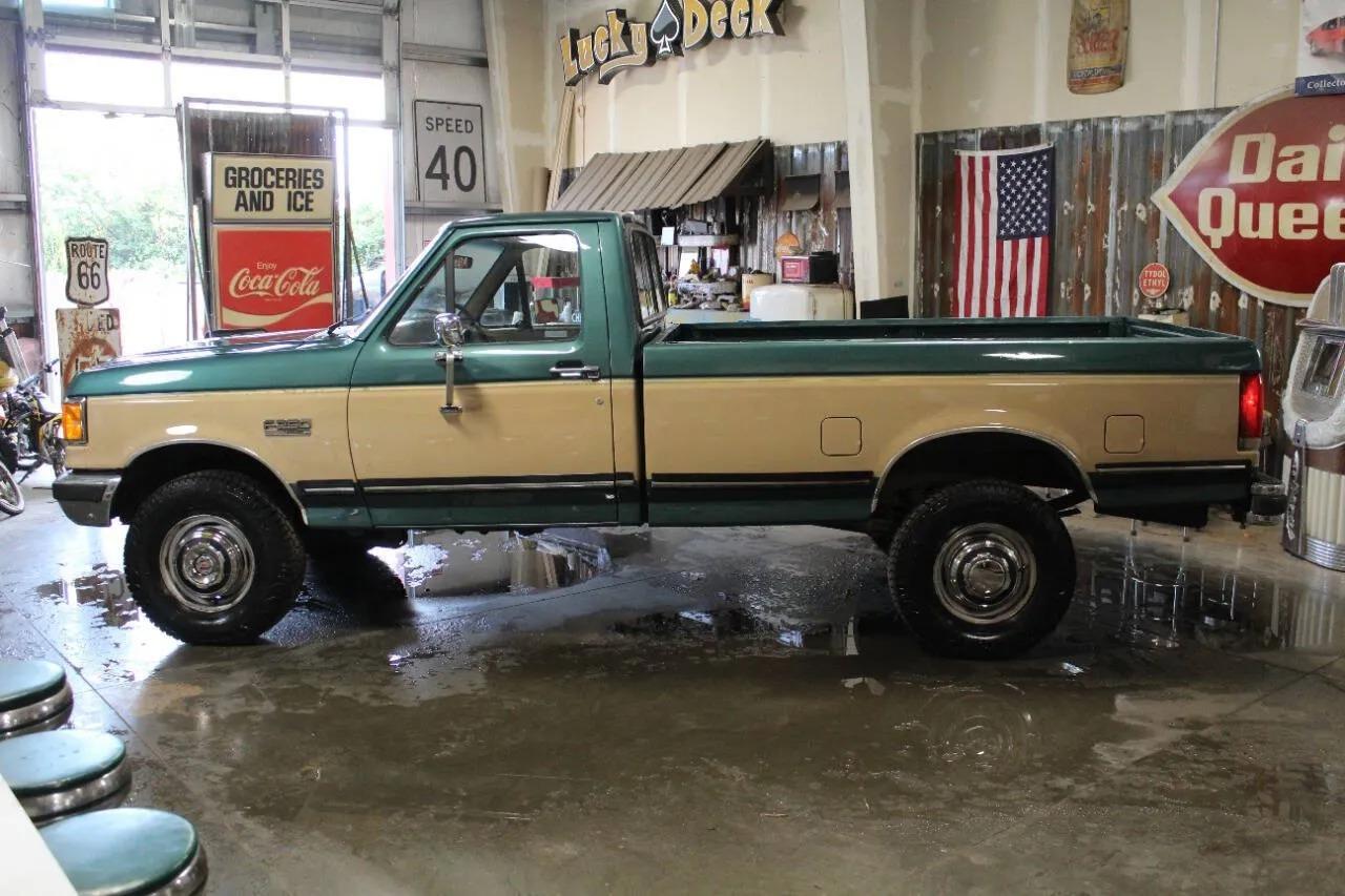1989 Ford F-250 XLT Lariat