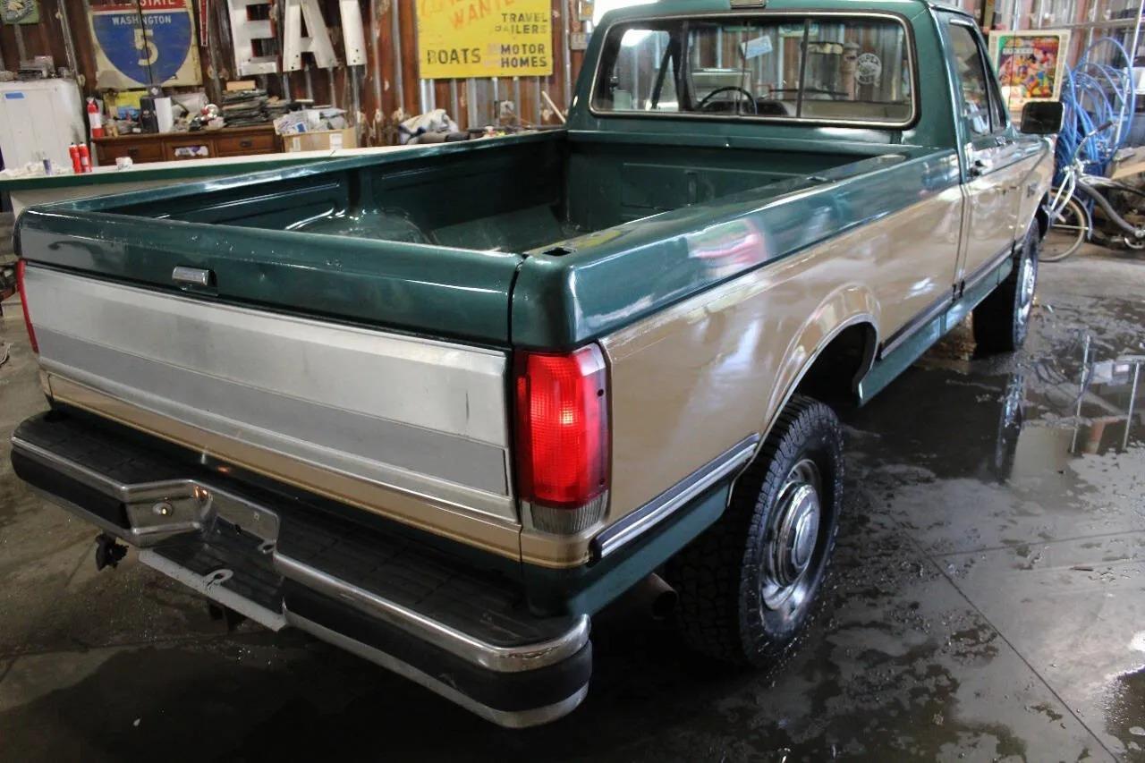 1989 Ford F-250 XLT Lariat