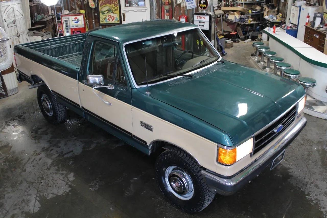 1989 Ford F-250 XLT Lariat