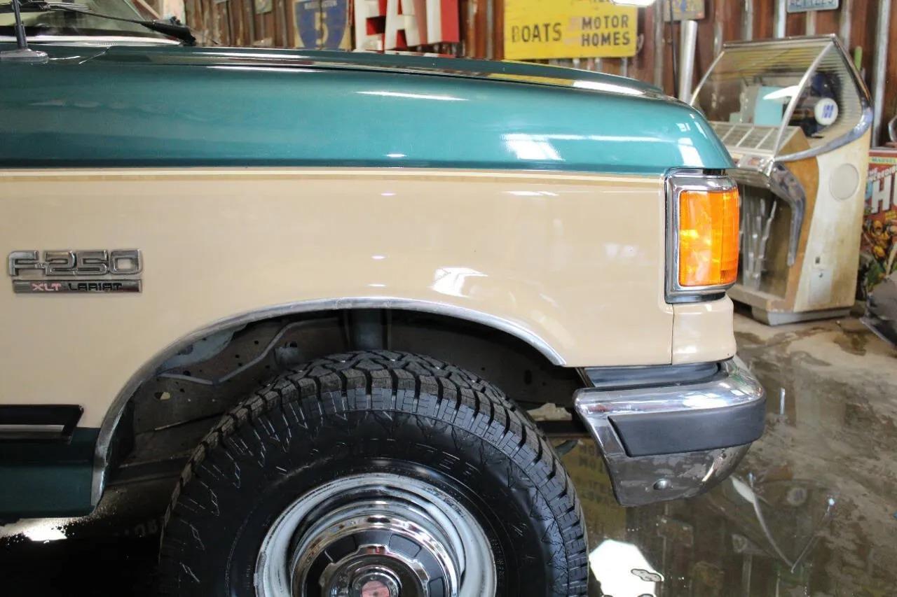 1989 Ford F-250 XLT Lariat