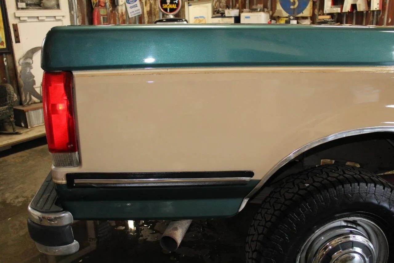 1989 Ford F-250 XLT Lariat