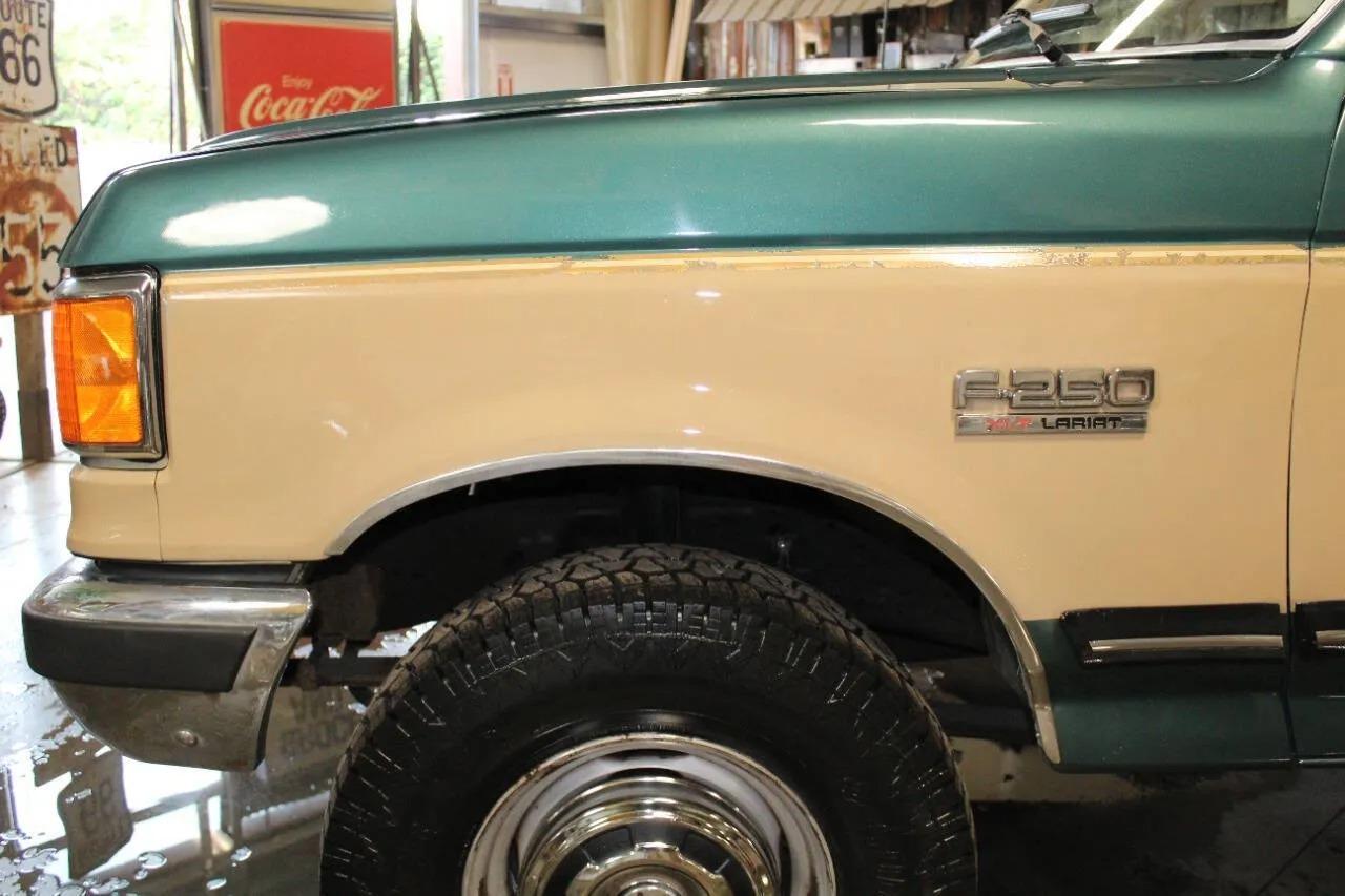 1989 Ford F-250 XLT Lariat