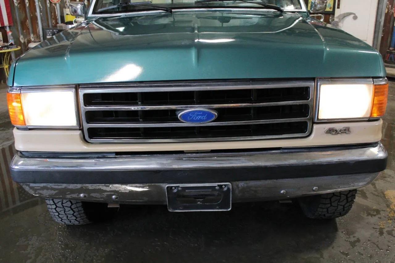 1989 Ford F-250 XLT Lariat