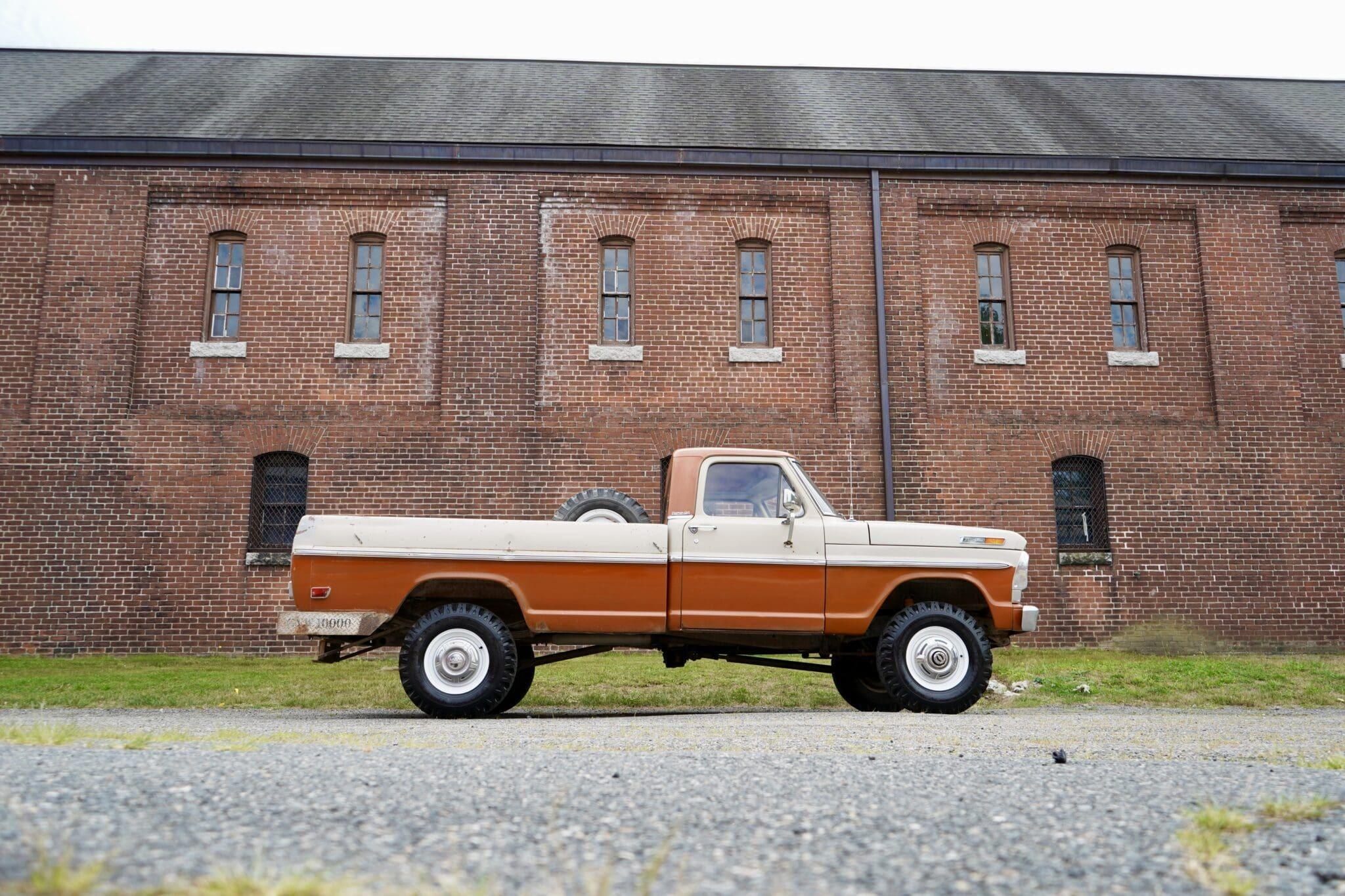 1969 Ford F-250 Custom 4×4 Highboy - 2