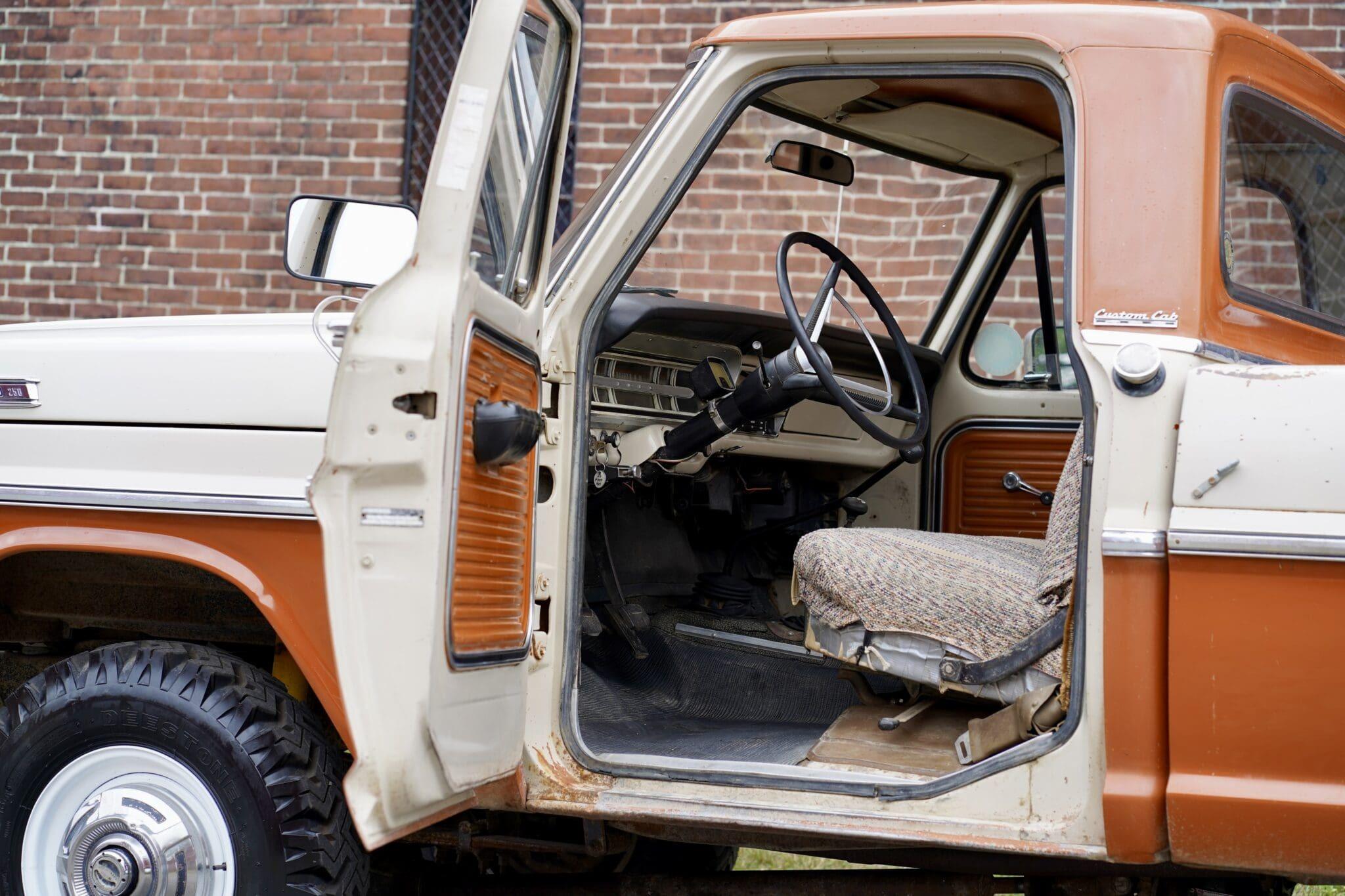 1969 Ford F-250 Custom 4×4 Highboy