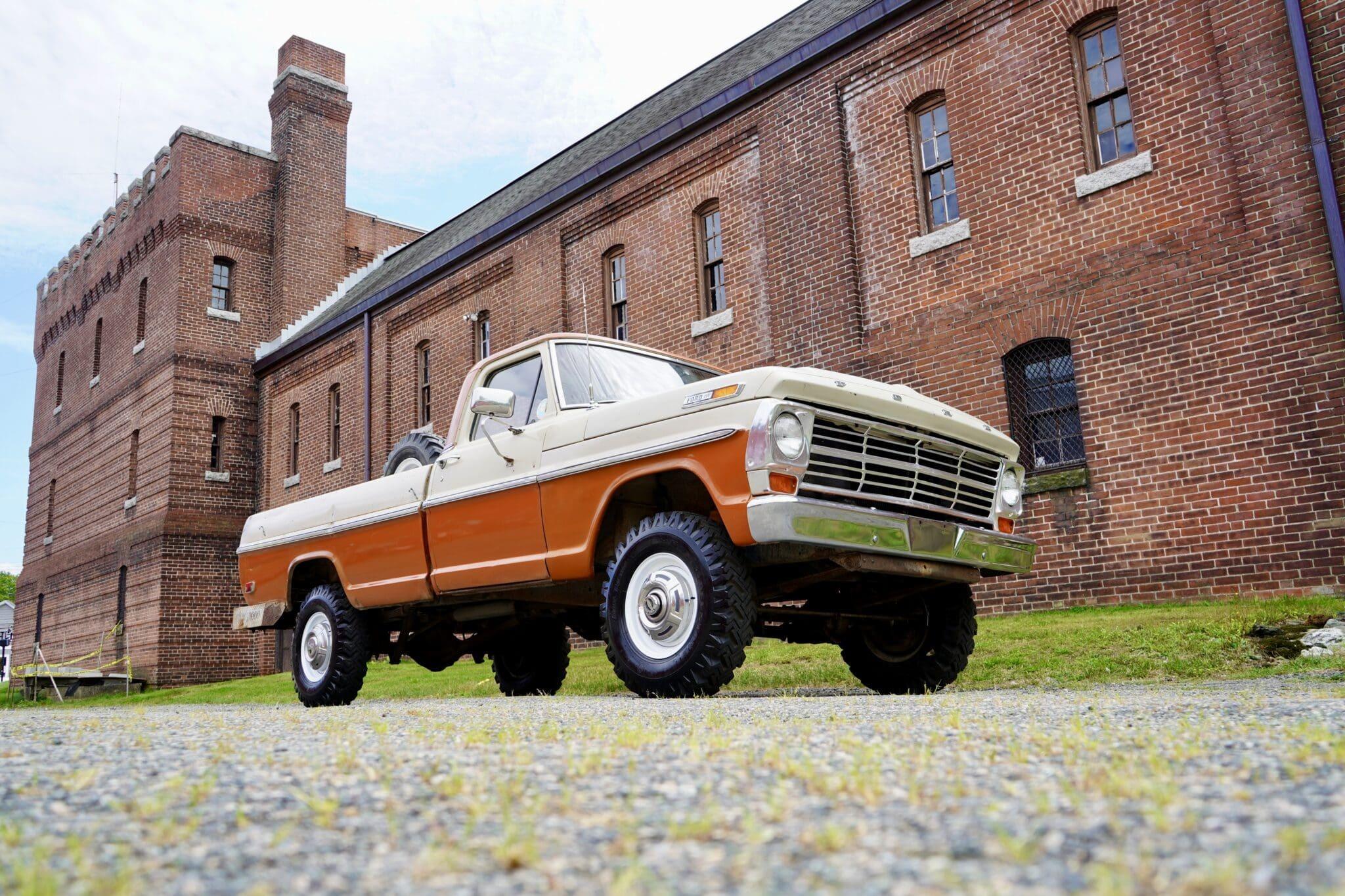 1969 Ford F-250 Custom 4×4 Highboy - 4