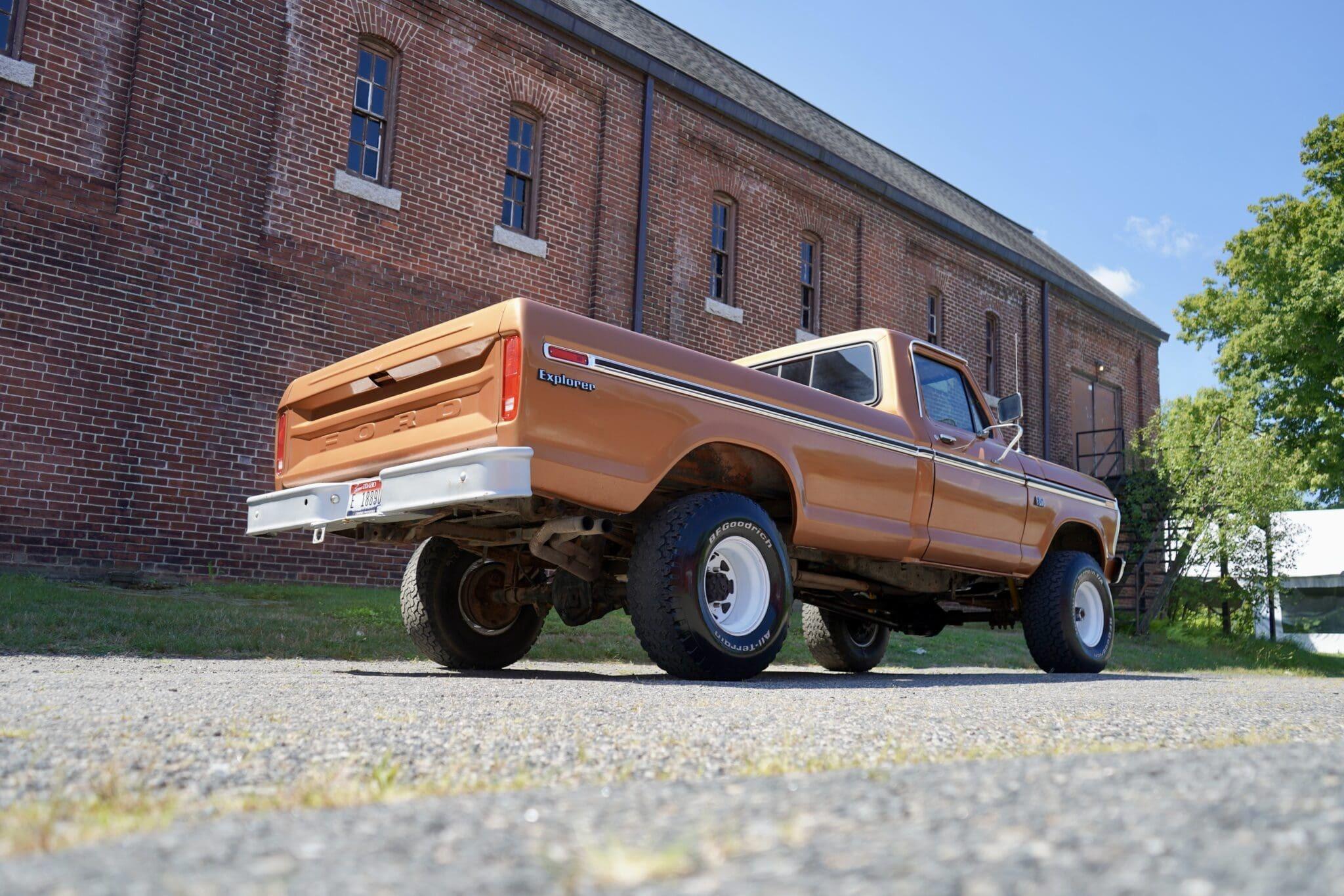 1975 Ford F-250 Custom 4×4 Highboy Explorer