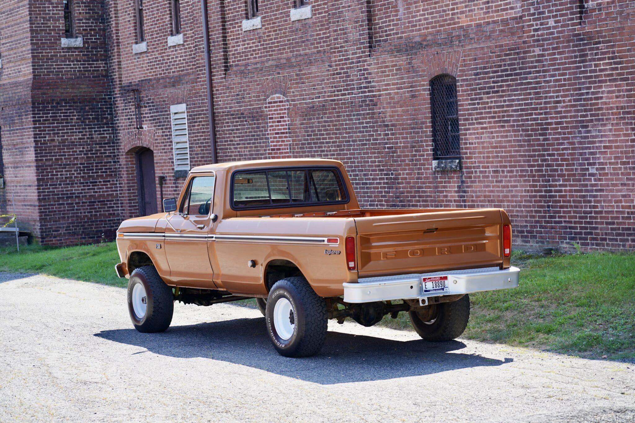 1975 Ford F-250 Custom 4×4 Highboy Explorer
