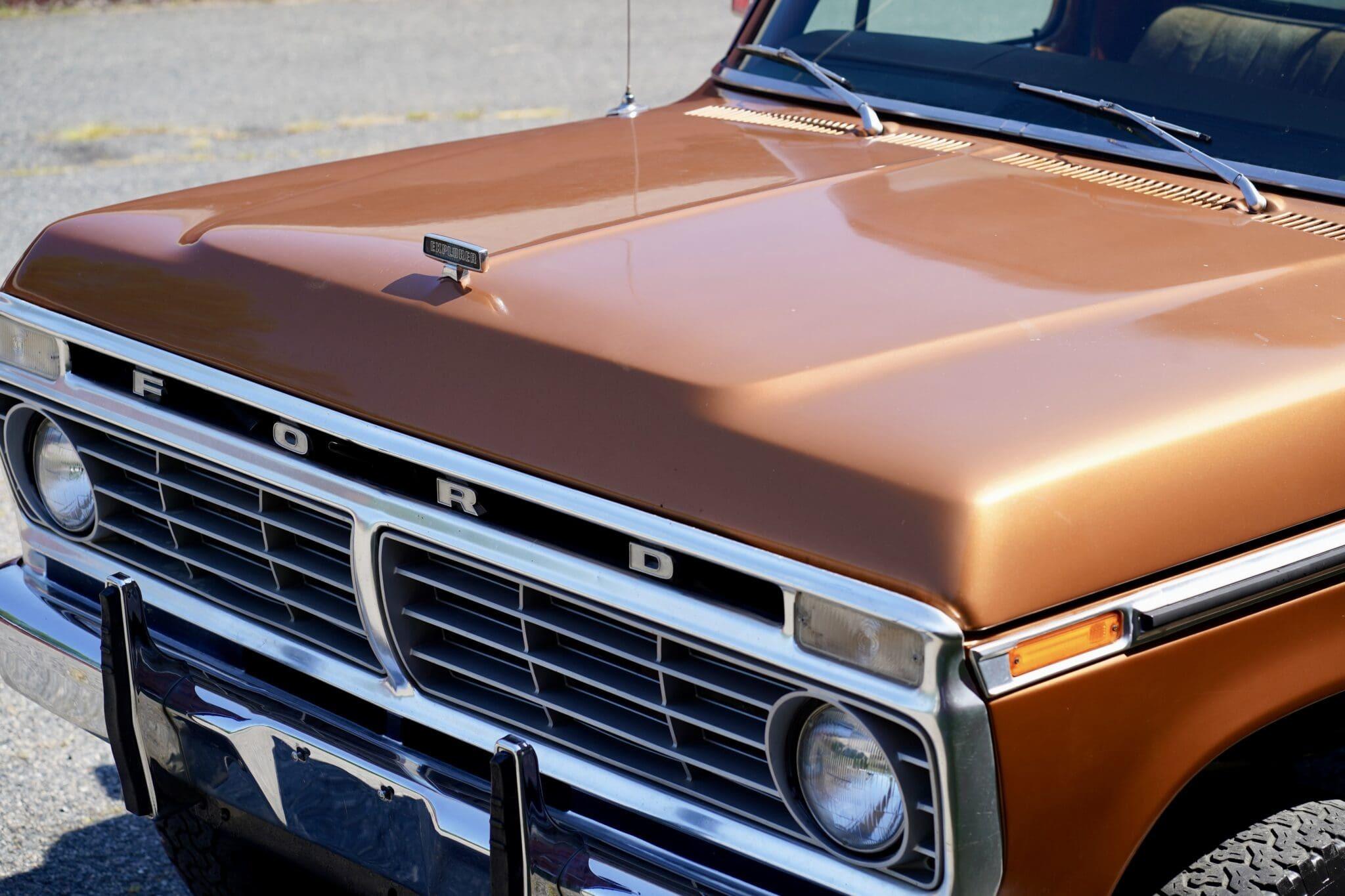 1975 Ford F-250 Custom 4×4 Highboy Explorer