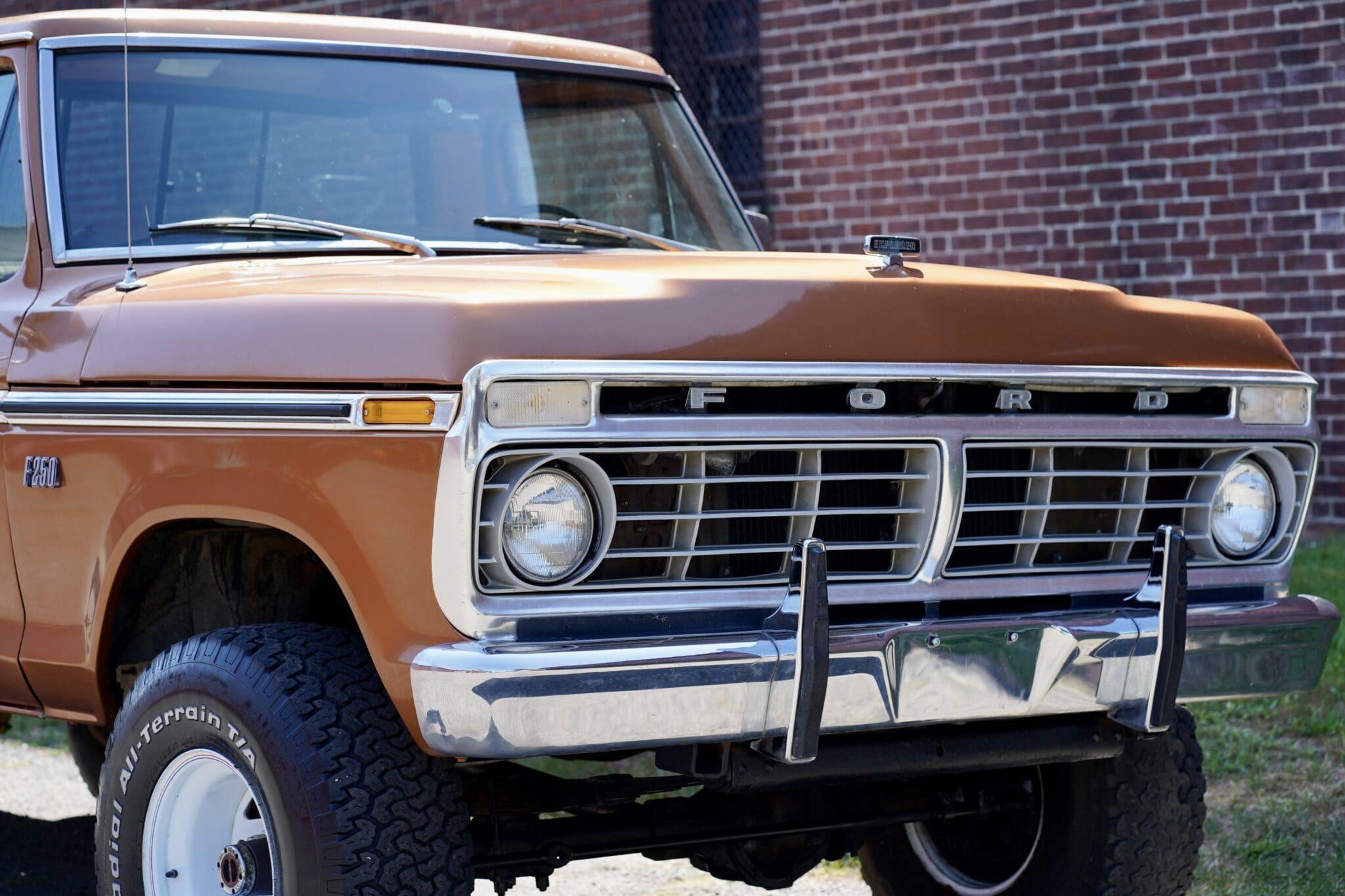 1975 Ford F-250 Custom 4×4 Highboy Explorer