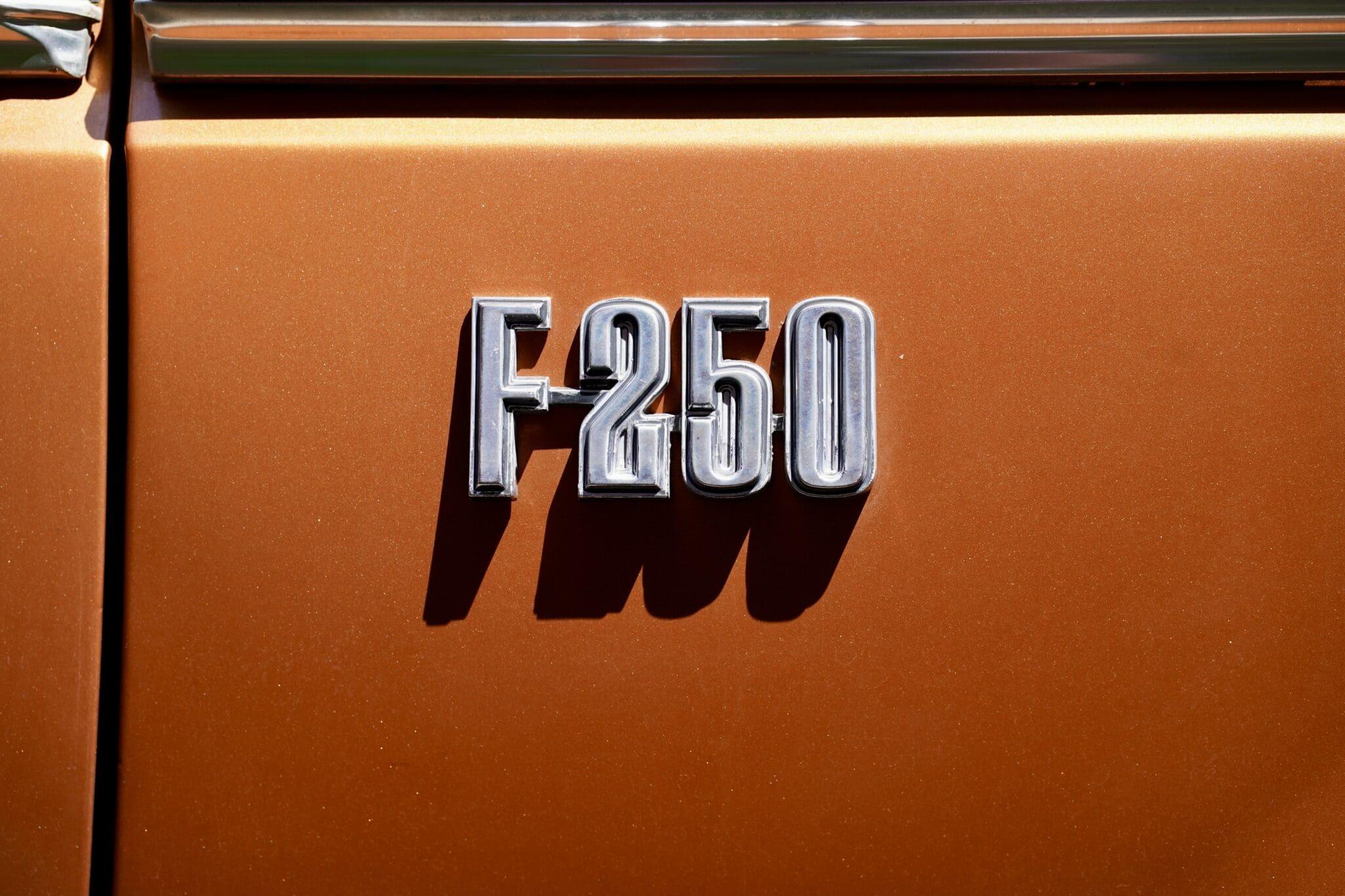 1975 Ford F-250 Custom 4×4 Highboy Explorer