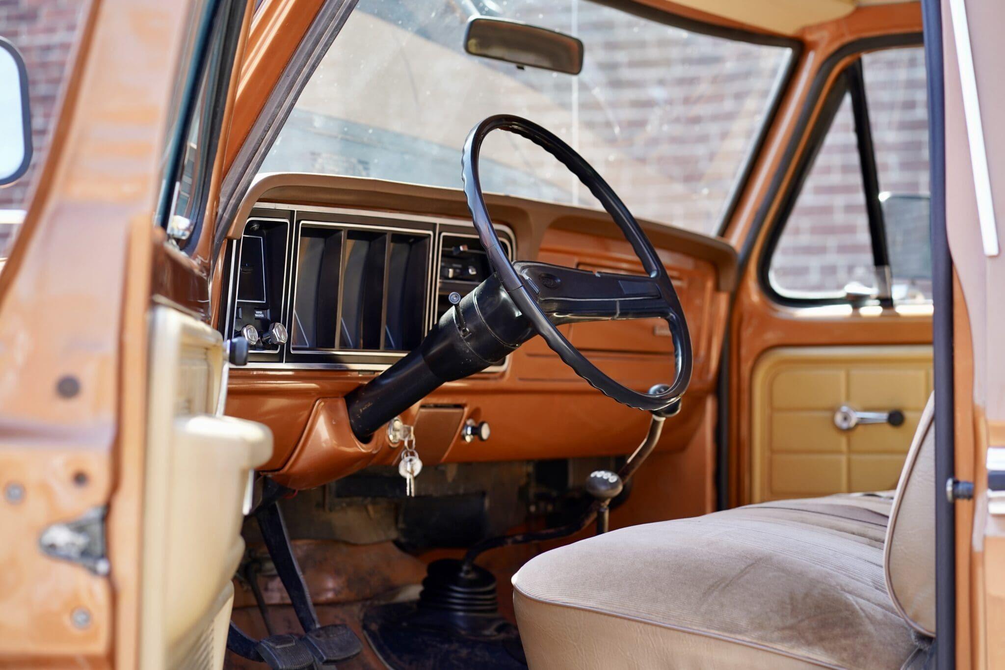 1975 Ford F-250 Custom 4×4 Highboy Explorer